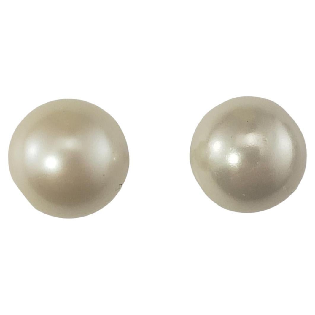 Clous d'oreilles en or blanc 14 carats et perles n°16796 en vente