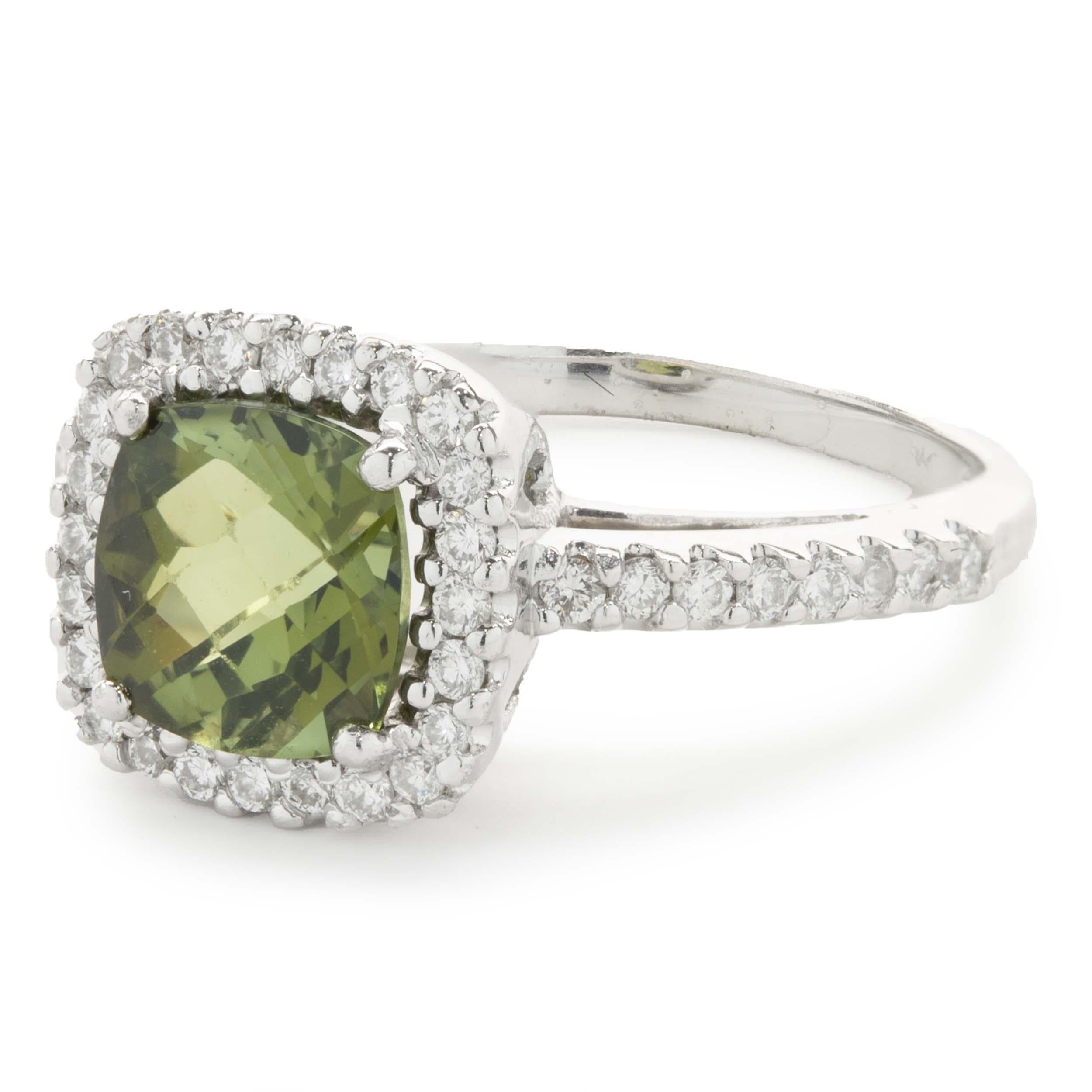 14 Karat White Gold Peridot and Diamond Ring In Excellent Condition In Scottsdale, AZ