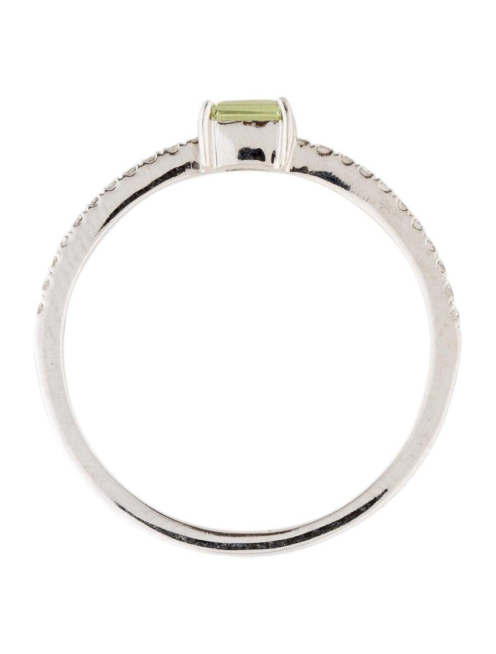 14 Karat Weißgold Peridot Stapelbarer Geburtsstein Ring Band, August (Zeitgenössisch) im Angebot