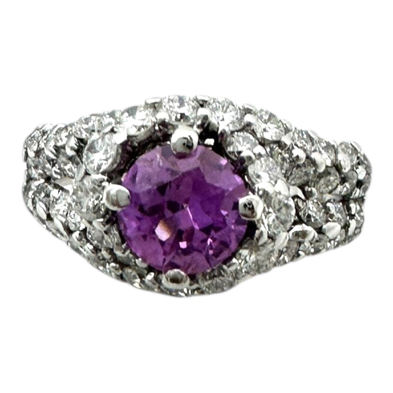 14 Karat Weißgold Pink Saphir und Diamant Pave Halo Split Shank Ring (Zeitgenössisch) im Angebot