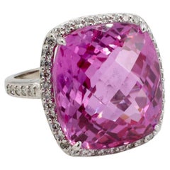 Bague de cocktail en or blanc 14 carats avec topaze rose et diamant naturel en forme de halo