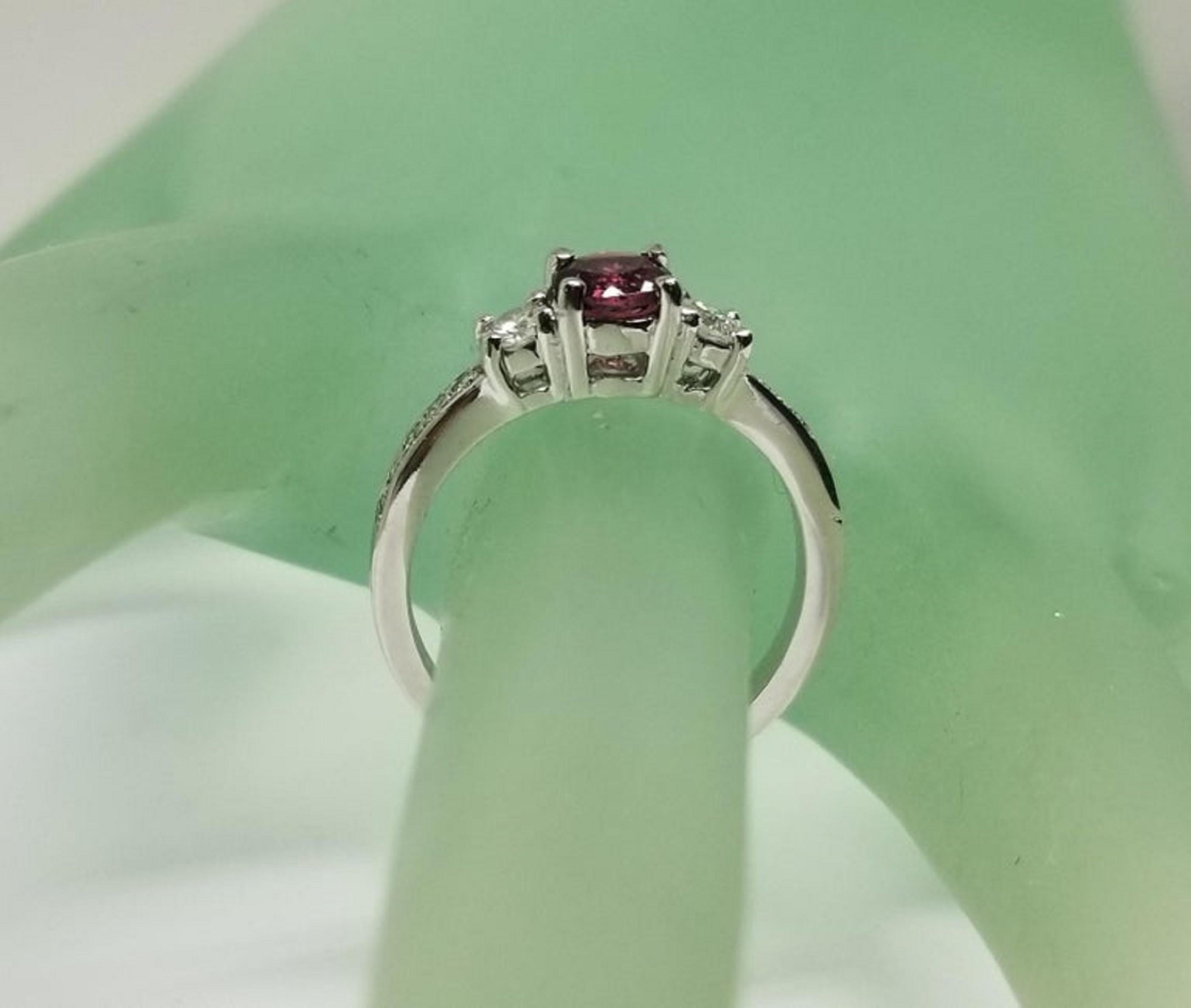 14 Karat Weißgold Ring mit rosa Turmalin und Diamant im Angebot 1