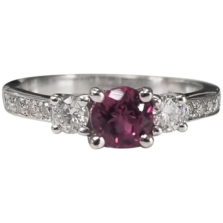 14 Karat Weißgold Ring mit rosa Turmalin und Diamant
