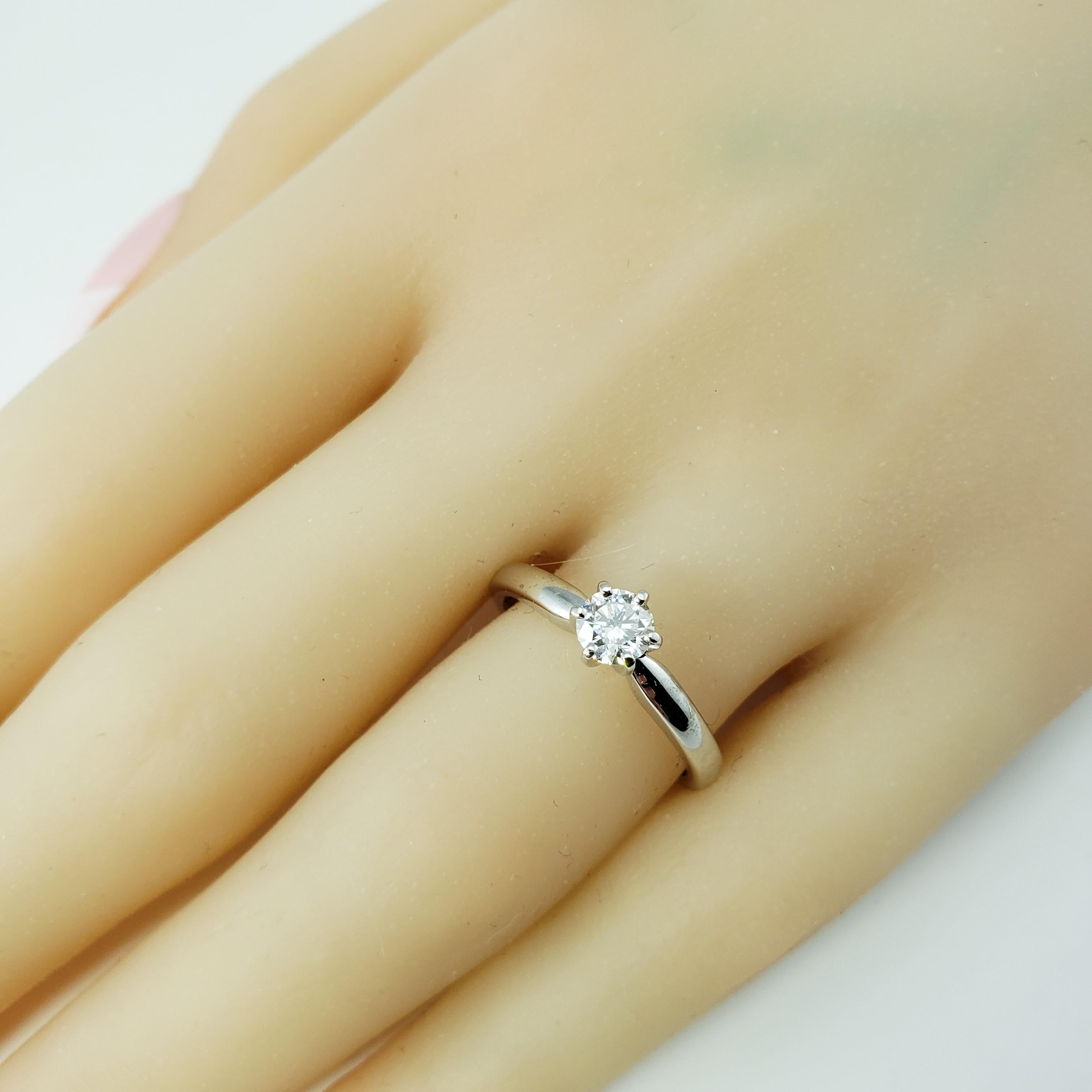 14 Karat White Gold/Platinum Diamond Engagement Ring For Sale 5