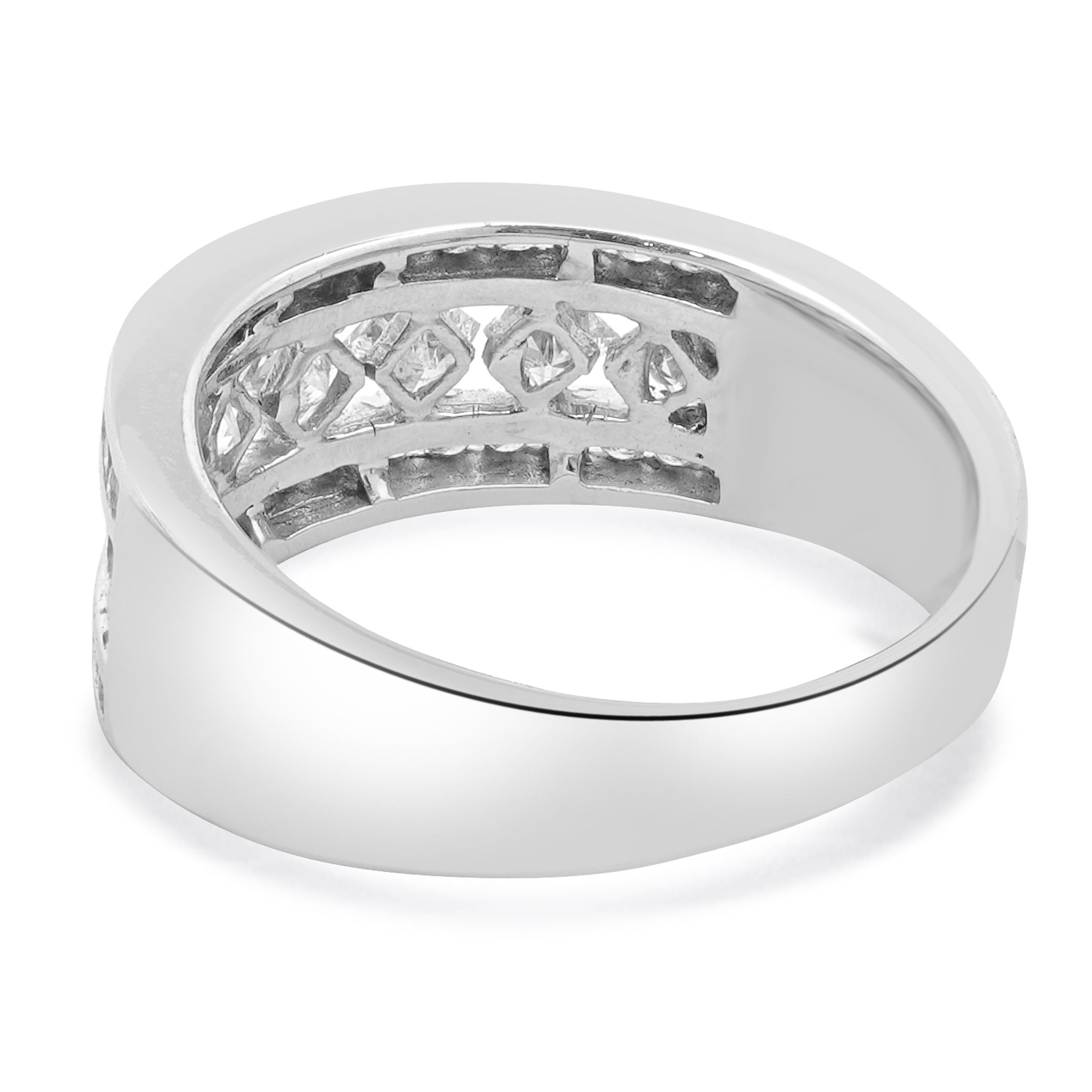 Taille princesse Bandeau en or blanc 14 carats à diamants princesses et ronds en vente
