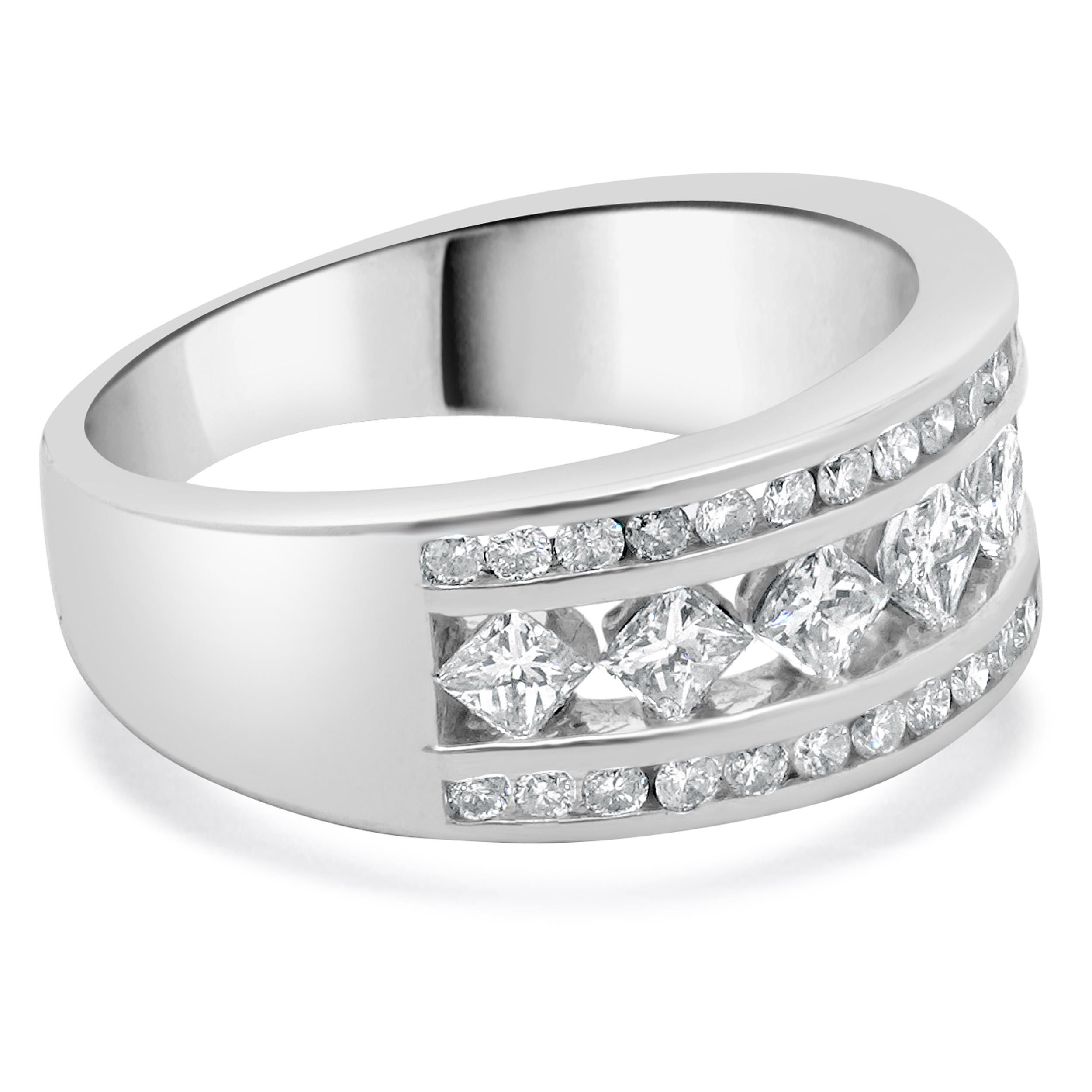 Bandeau en or blanc 14 carats à diamants princesses et ronds Excellent état - En vente à Scottsdale, AZ