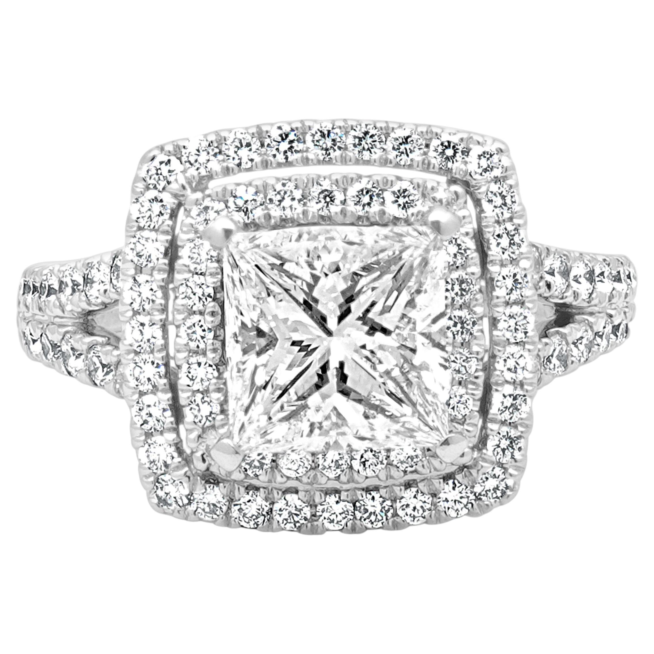 14 Karat Weißgold Prinzessinnenschliff und runder Diamant Doppel-Halo-Verlobungsring