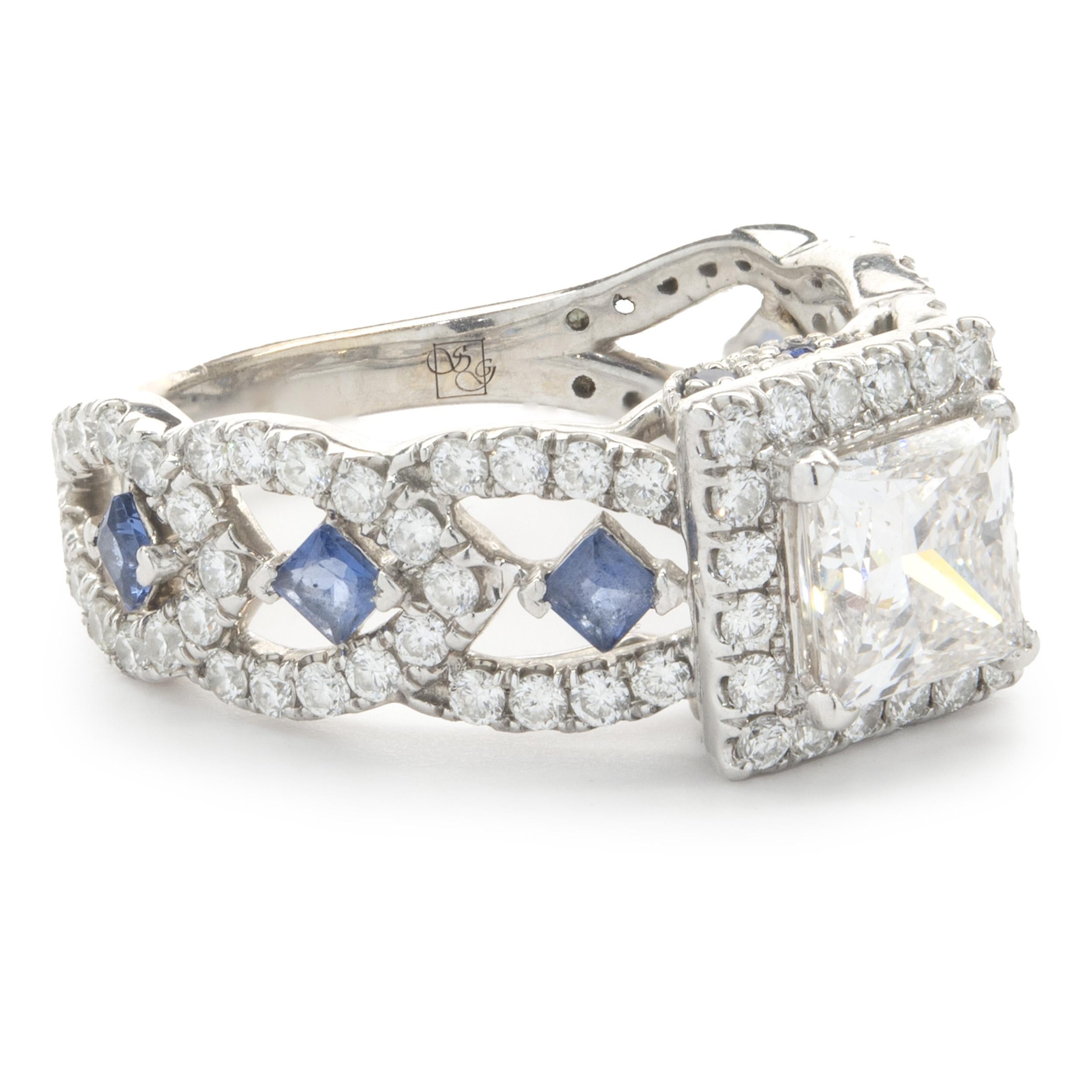 Designer: personalizzato
Materiale: oro bianco 14 carati
Diamante: 1 taglio princess = 0,80ct
Colore: I
Chiarezza: SI1
Diamante: 88 tagli rotondi a brillante = 1,32cttw
Colore: G
Chiarezza: SI1
Misura dell'anello: 6 (si prega di prevedere due giorni