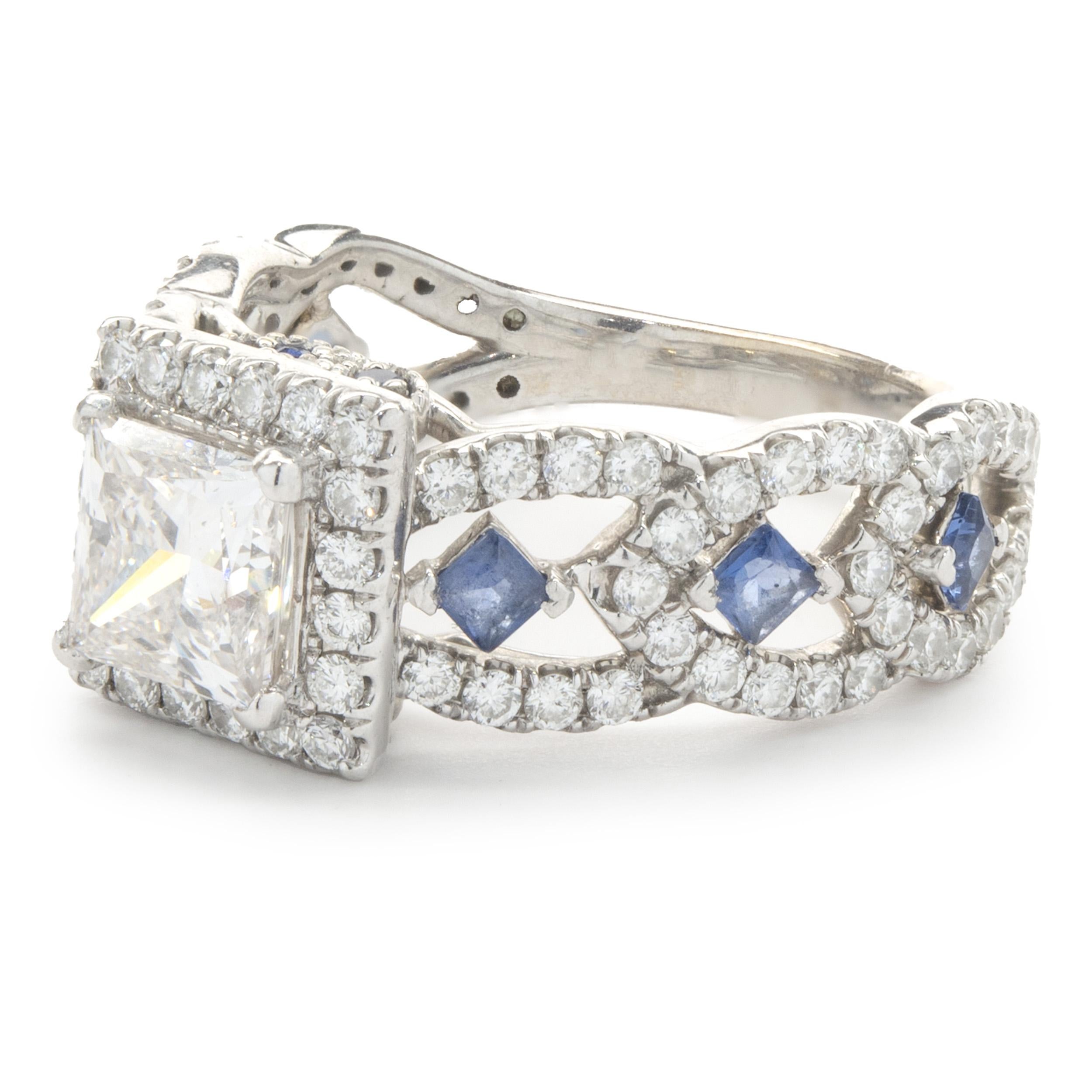 Anello di fidanzamento in oro bianco 14 carati con diamanti e zaffiri taglio principessa In condizioni ottime in vendita a Scottsdale, AZ
