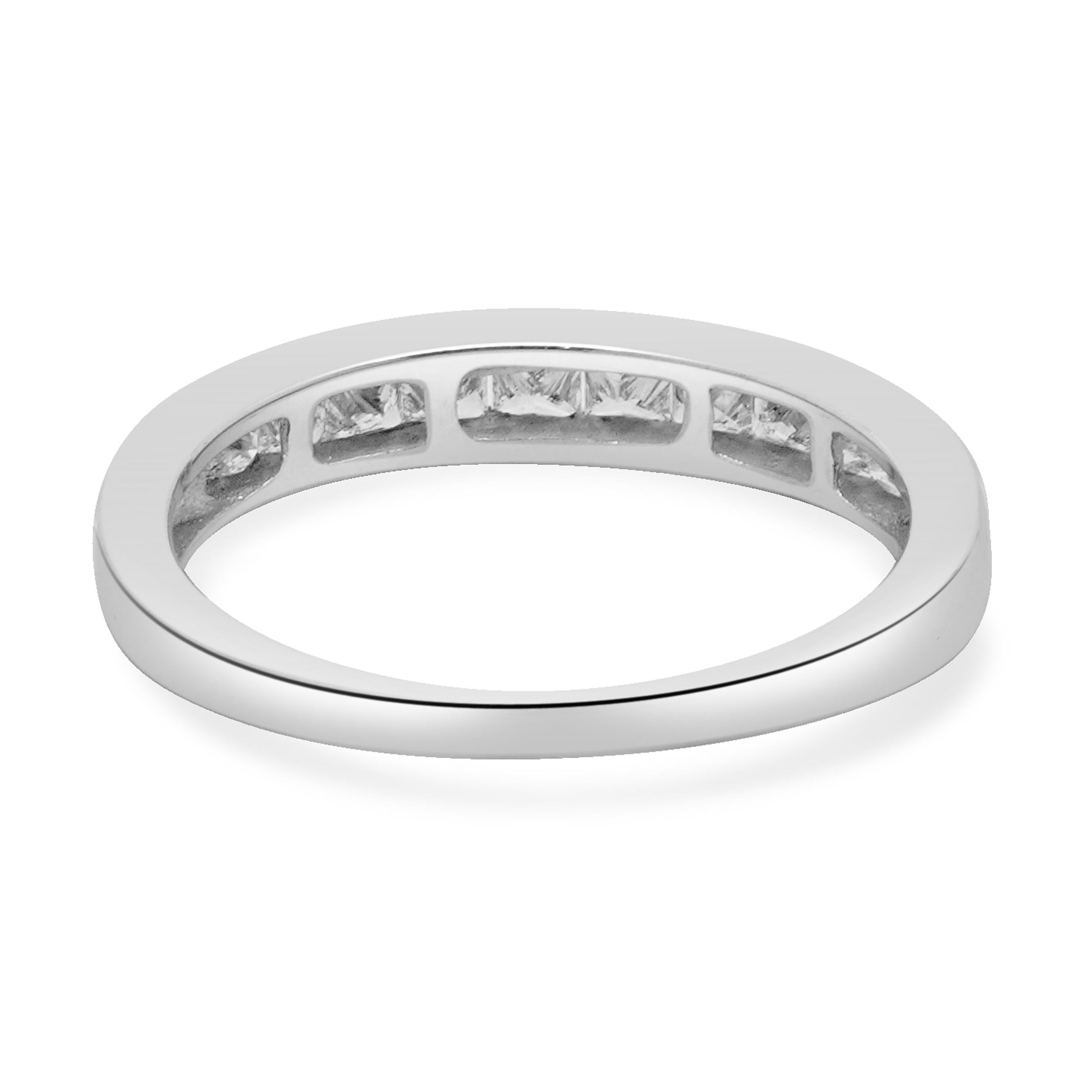 Diamantring aus 14 Karat Weißgold mit Prinzessinnenschliff (Carréschliff) im Angebot