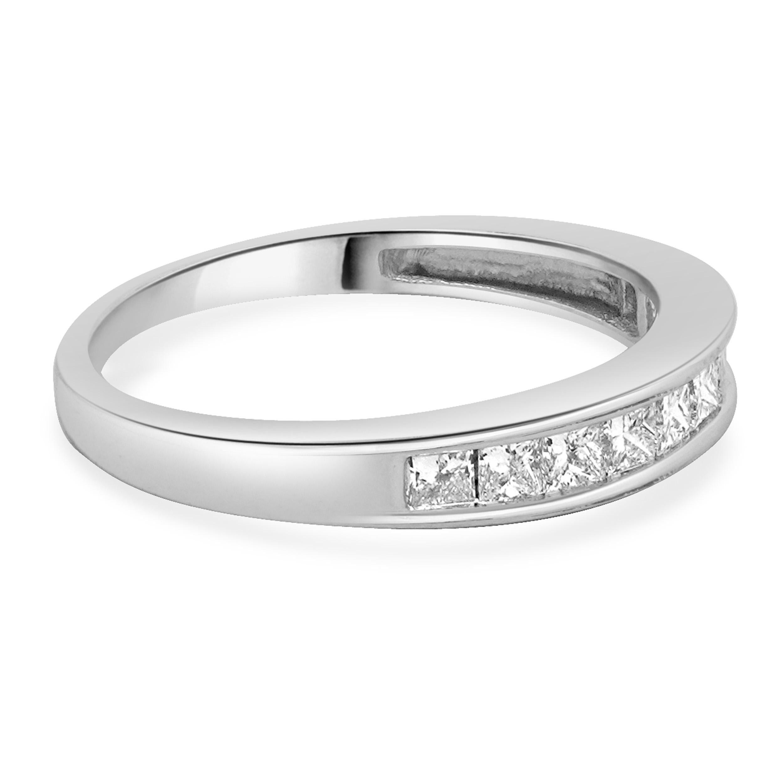 Diamantring aus 14 Karat Weißgold mit Prinzessinnenschliff im Zustand „Hervorragend“ im Angebot in Scottsdale, AZ