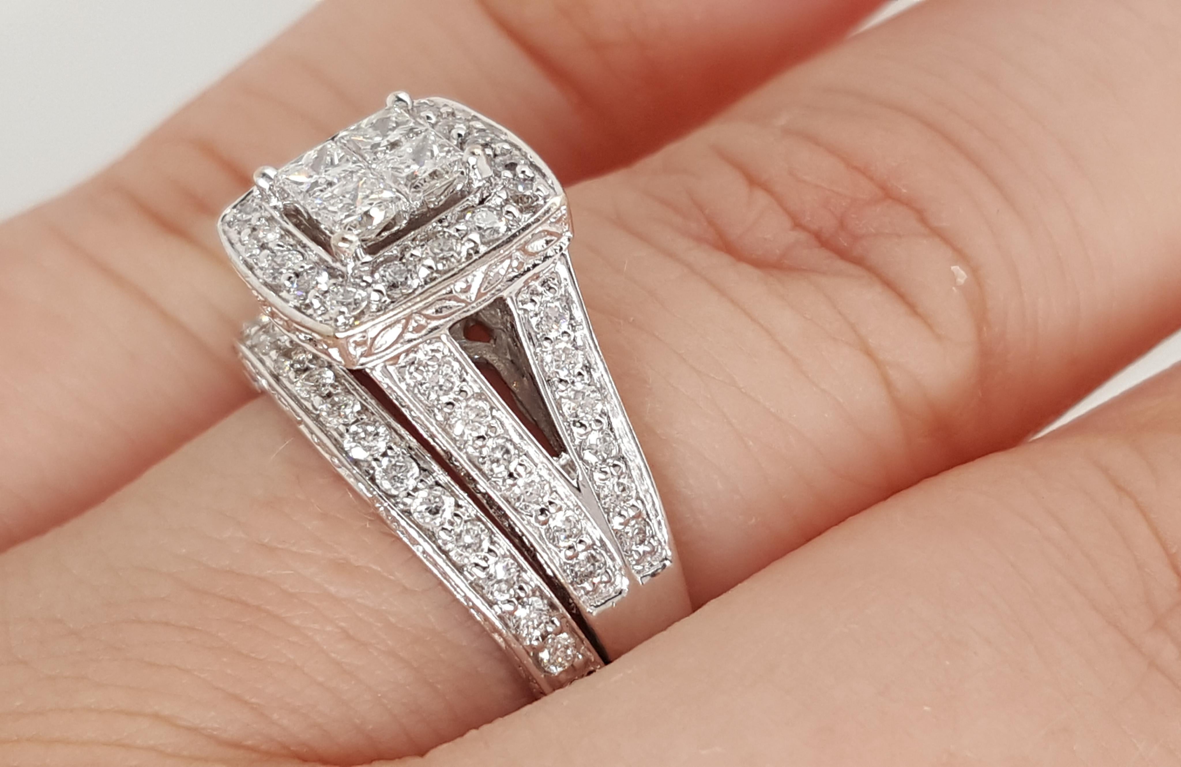 14 Karat Weißgold Ring mit Diamant im Prinzessinnenschliff und Halo-Stil im Zustand „Hervorragend“ im Angebot in Addison, TX