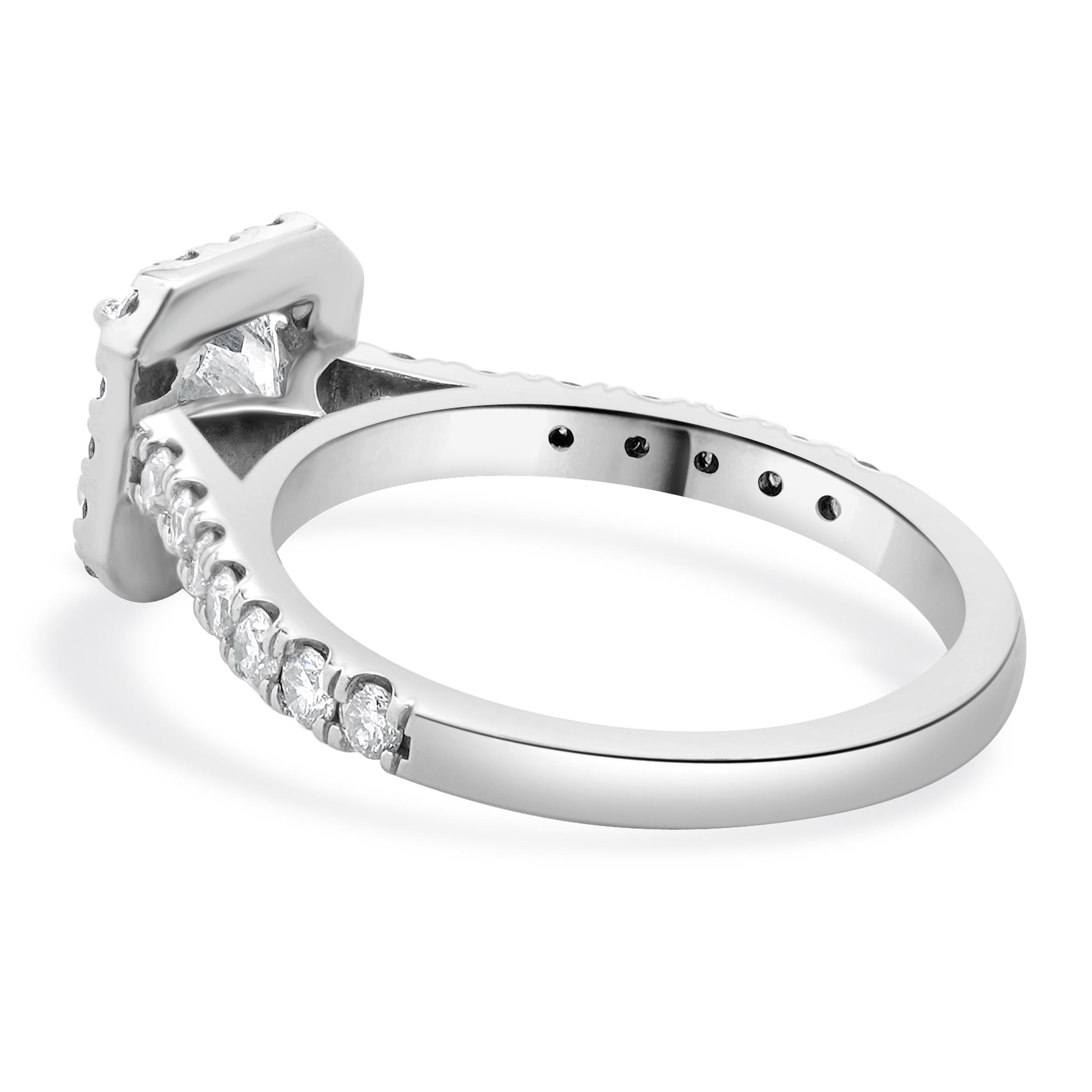Taglio princess Anello di fidanzamento con diamante taglio principessa in oro bianco 14 carati in vendita