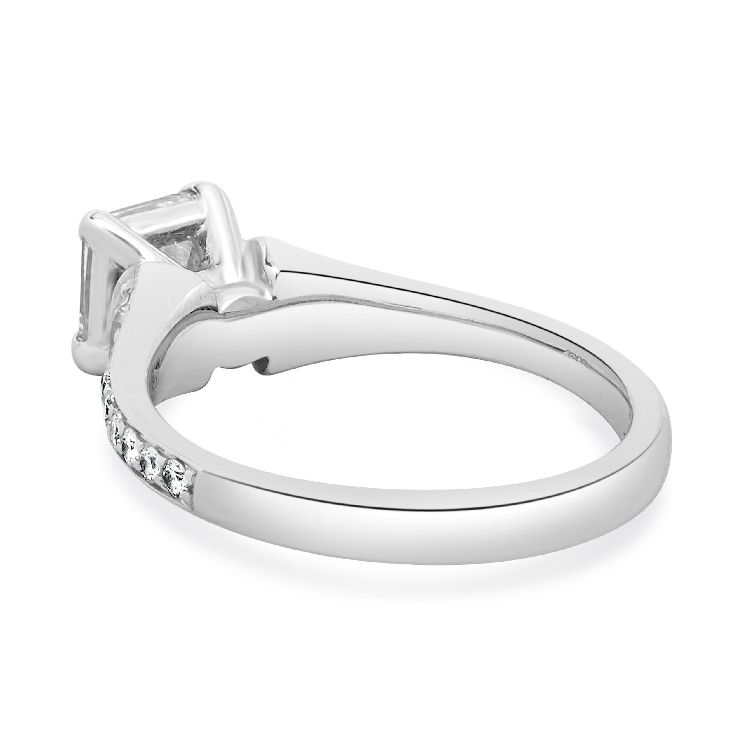 Taille princesse Bague de fiançailles en or blanc 14 carats avec diamant taille princesse en vente