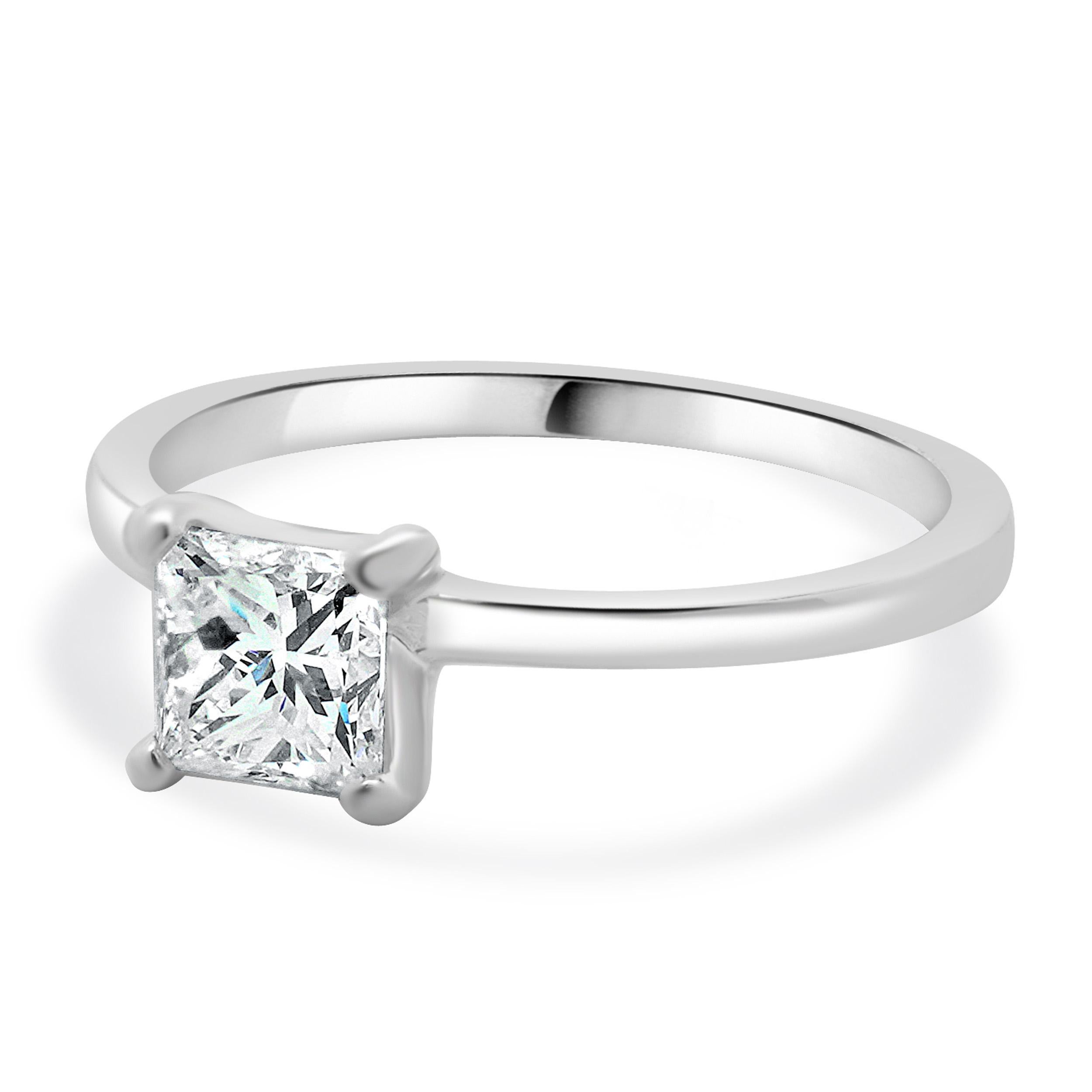 14 Karat White Gold Princess Cut Diamond Engagement Ring In Excellent Condition For Sale In Scottsdale, AZ