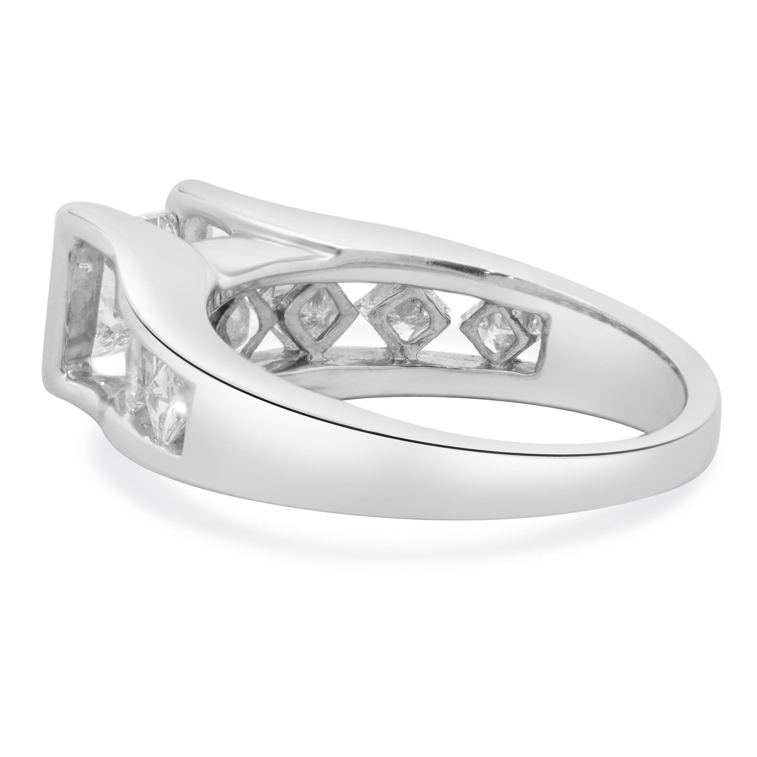 14 Karat White Gold Princess Cut Diamond Engagement Ring In Excellent Condition For Sale In Scottsdale, AZ