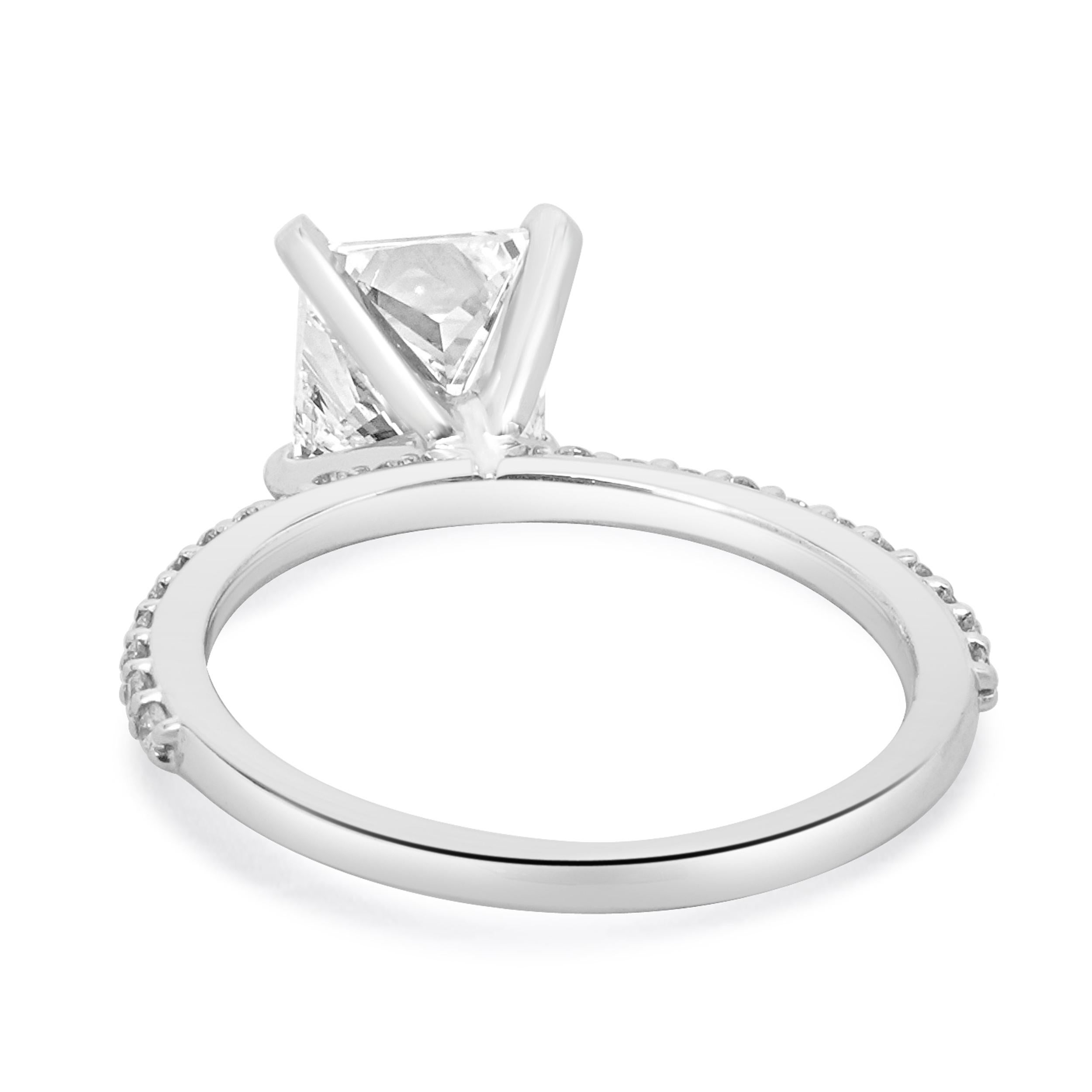 Taille princesse Bague de fiançailles en or blanc 14 carats avec diamant taille princesse en vente