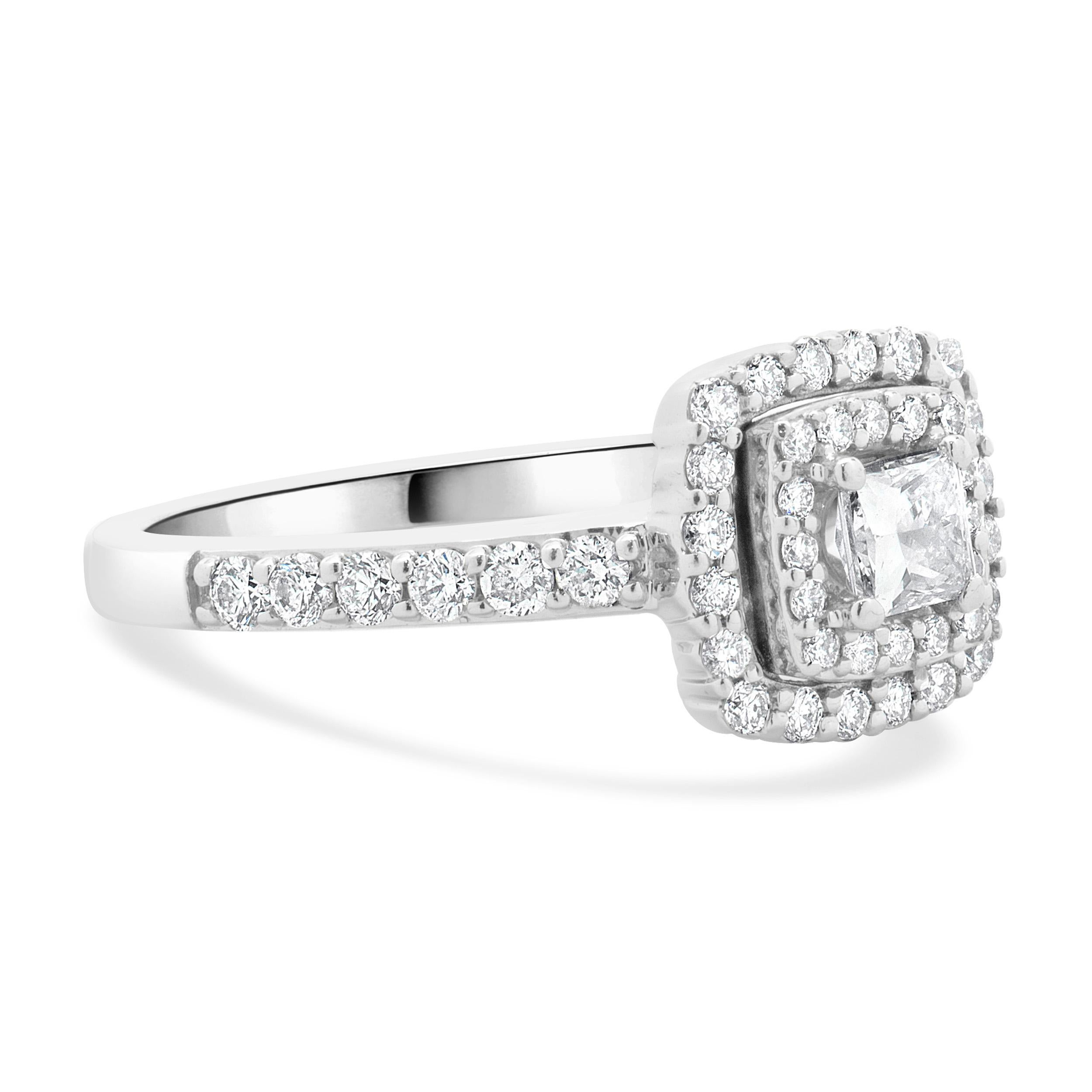 Anello di fidanzamento con diamante taglio principessa in oro bianco 14 carati In condizioni ottime in vendita a Scottsdale, AZ