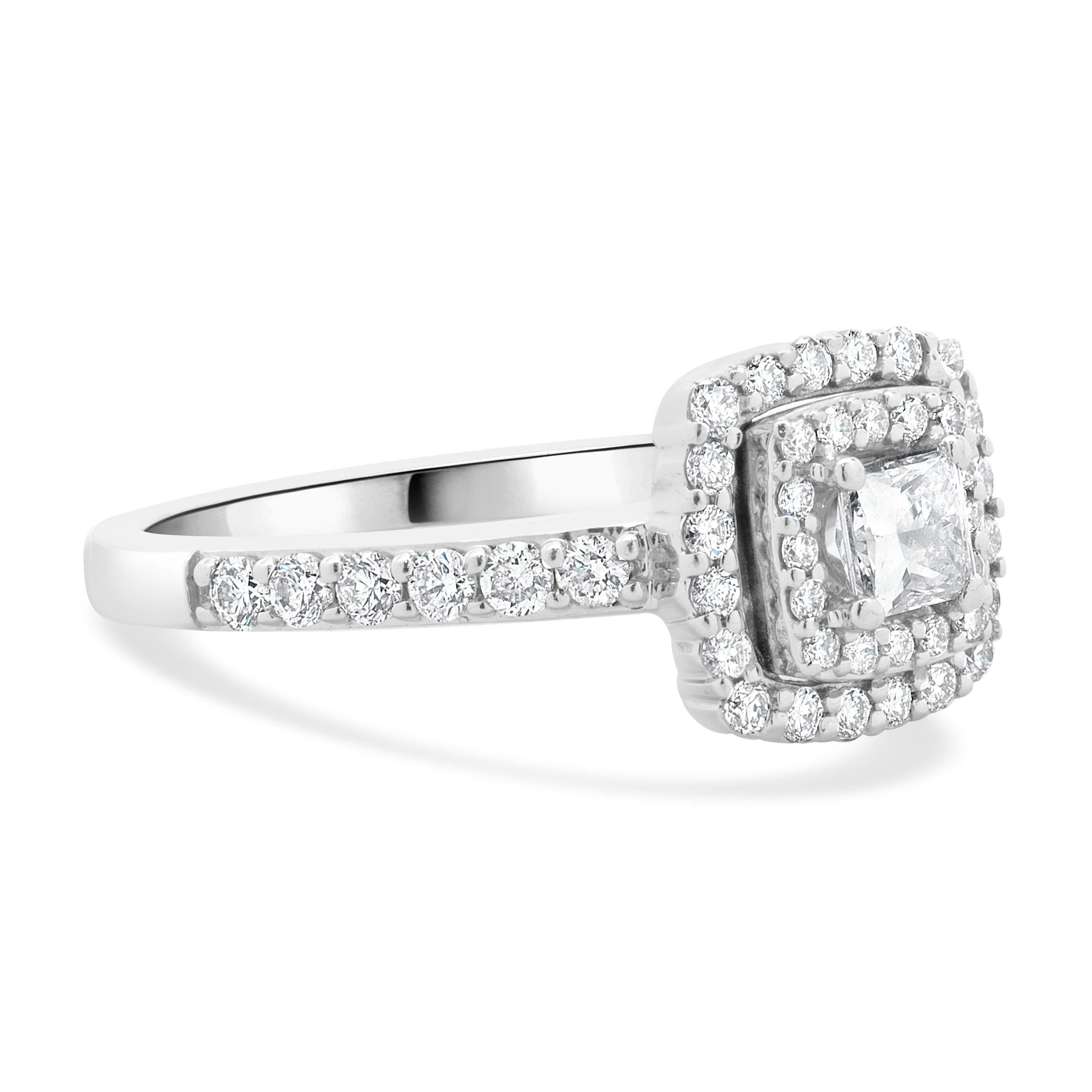 Bague de fiançailles en or blanc 14 carats avec diamant taille princesse Excellent état - En vente à Scottsdale, AZ