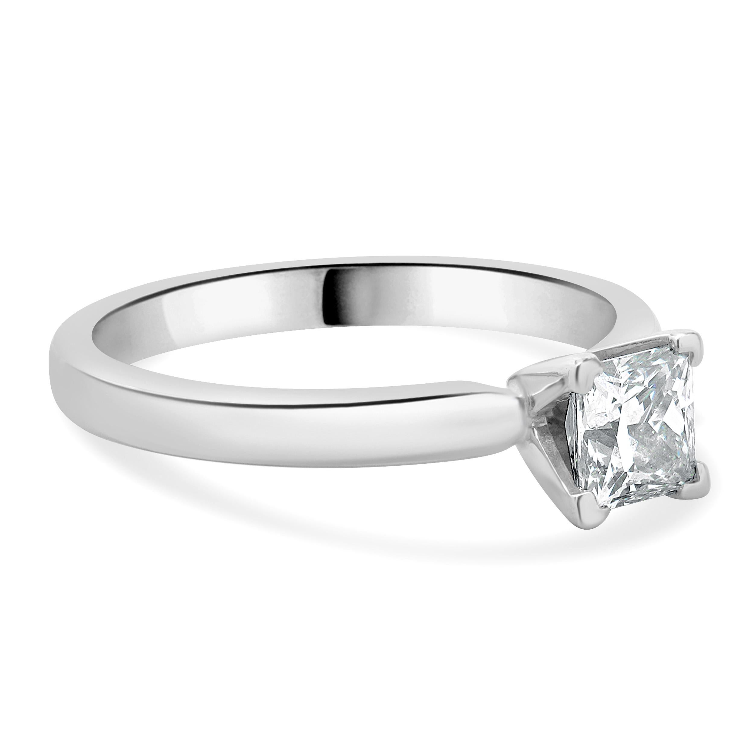 Women's 18 Karat White Gold and Platinum Princess Cut Diamond Engagement Ring For Sale