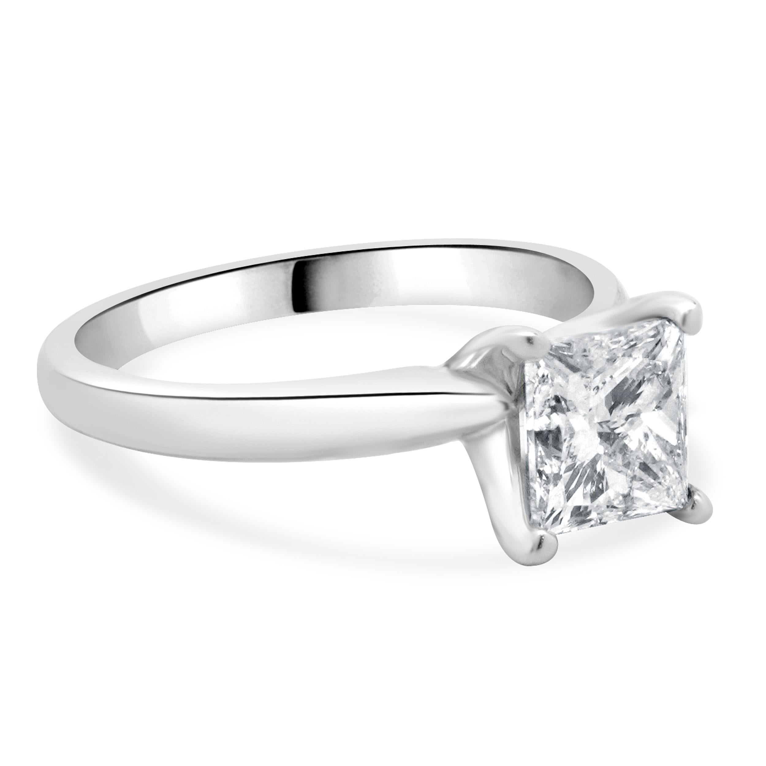 Women's 14 Karat White Gold Princess Cut Diamond Engagement Ring For Sale