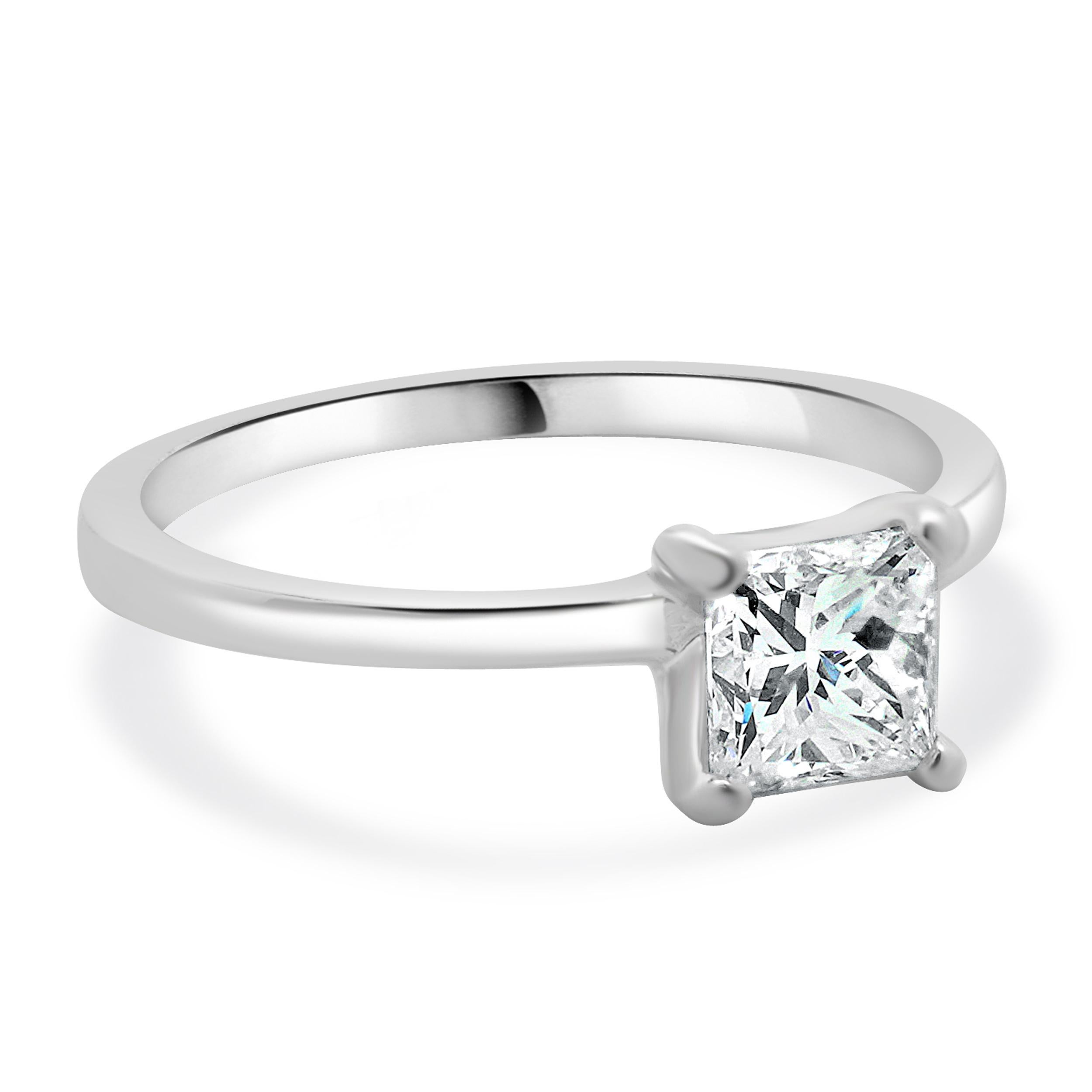 Women's 14 Karat White Gold Princess Cut Diamond Engagement Ring For Sale