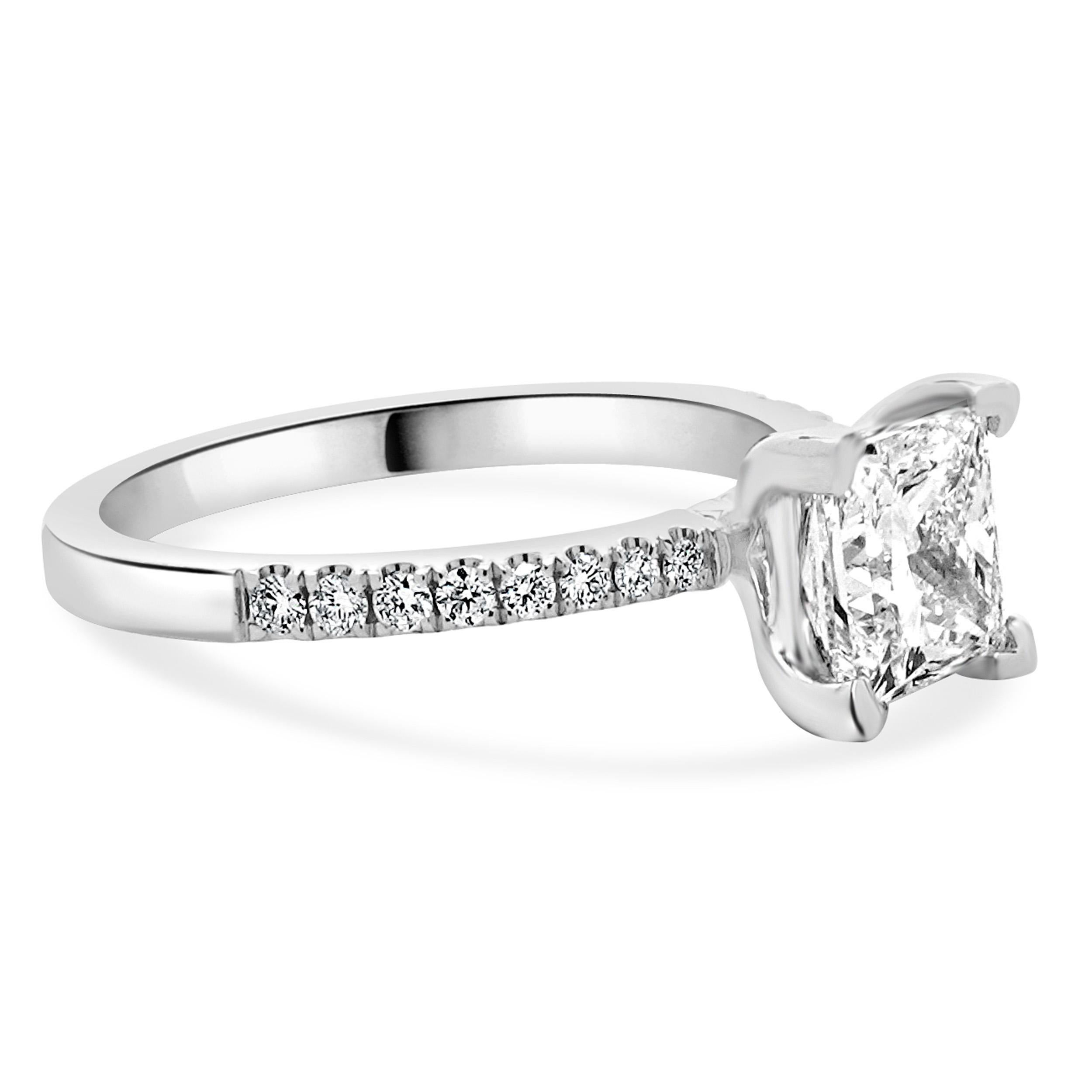 Women's 14 Karat White Gold Princess Cut Diamond Engagement Ring For Sale