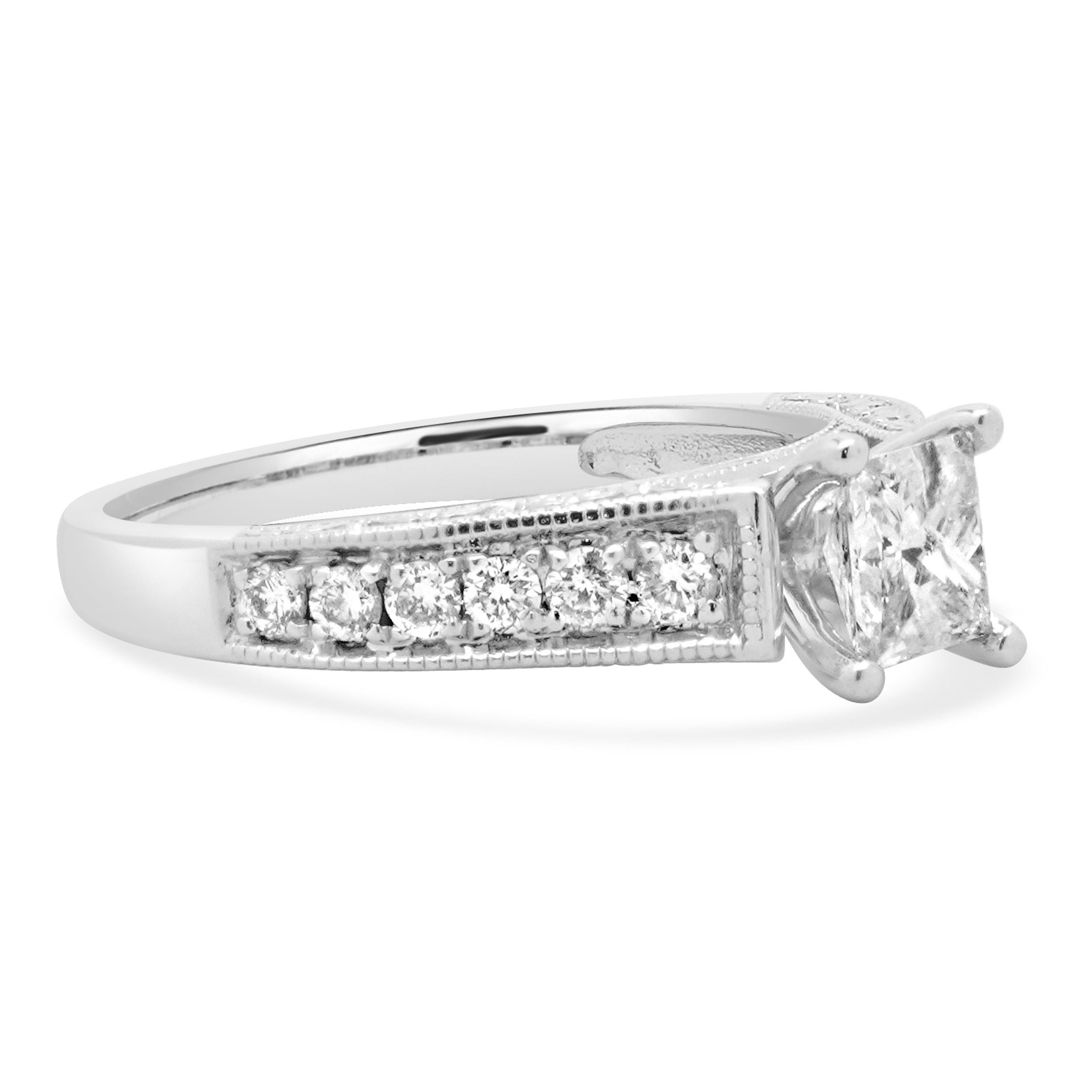 Anello di fidanzamento con diamante taglio principessa in oro bianco 14 carati In condizioni ottime in vendita a Scottsdale, AZ
