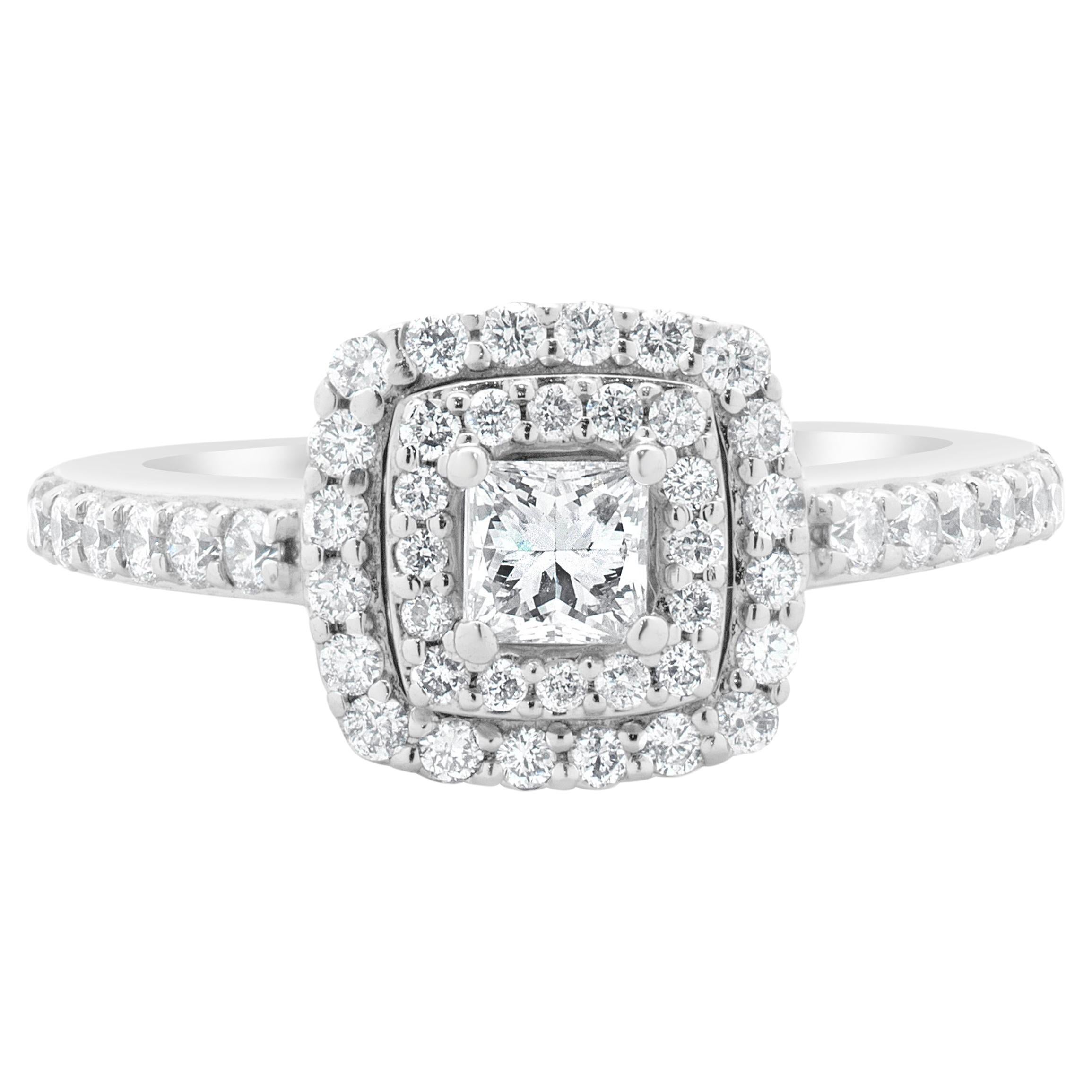 14 Karat White Gold Princess Cut Diamond Engagement Ring For Sale