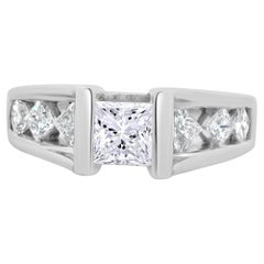 Bague de fiançailles en or blanc 14 carats avec diamant taille princesse