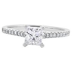 Bague de fiançailles en or blanc 14 carats avec diamant taille princesse