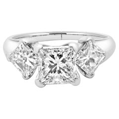 Verlobungsring aus 14 Karat Weißgold mit Diamanten im Prinzessinnenschliff