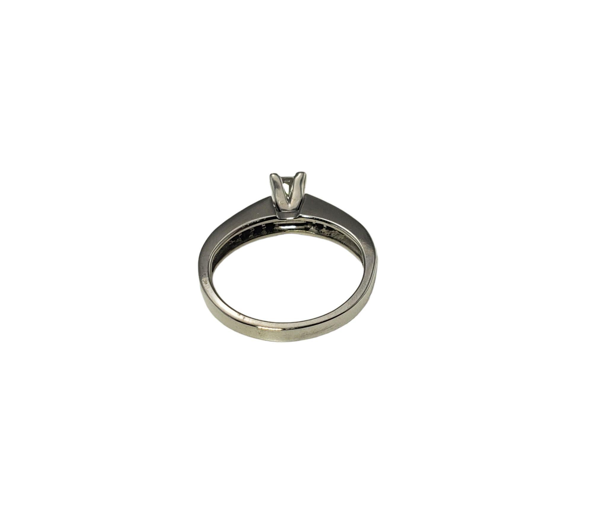 14 Karat White Gold Princess Cut Diamond Engagement Ring In Good Condition For Sale In Washington Depot, CT