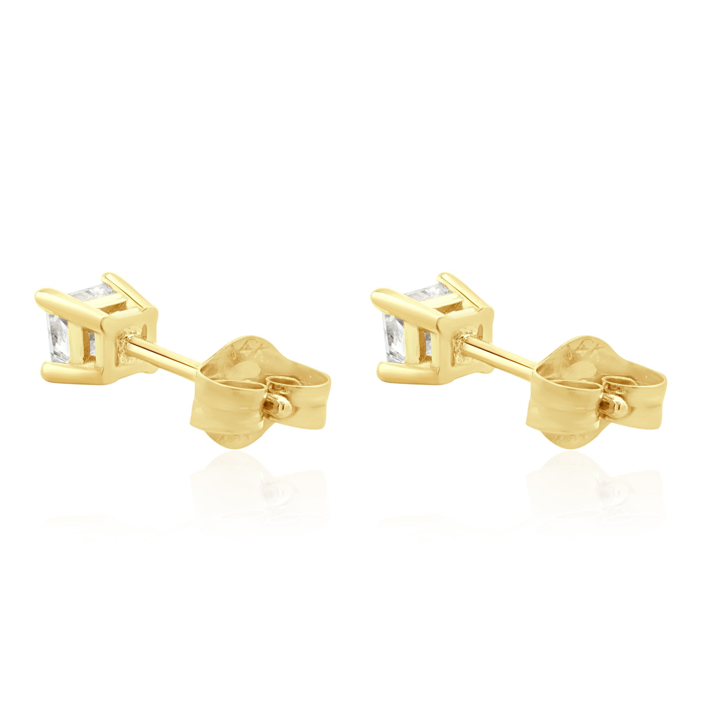 14 Karat Yellow Gold Princess Cut Diamond Stud Earrings In Excellent Condition For Sale In Scottsdale, AZ