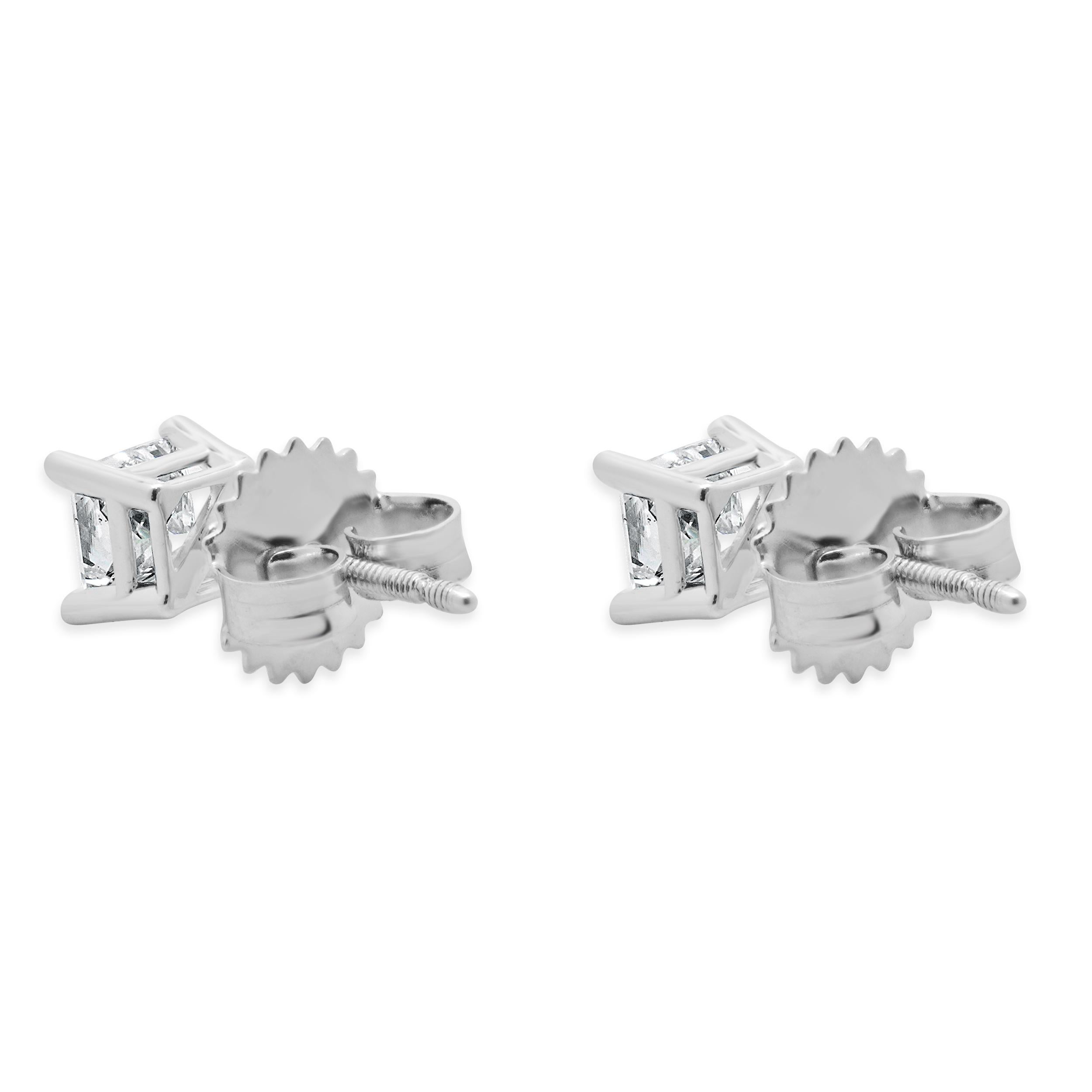 Boucles d'oreilles en or blanc 14 carats, diamant taille princesse Excellent état - En vente à Scottsdale, AZ
