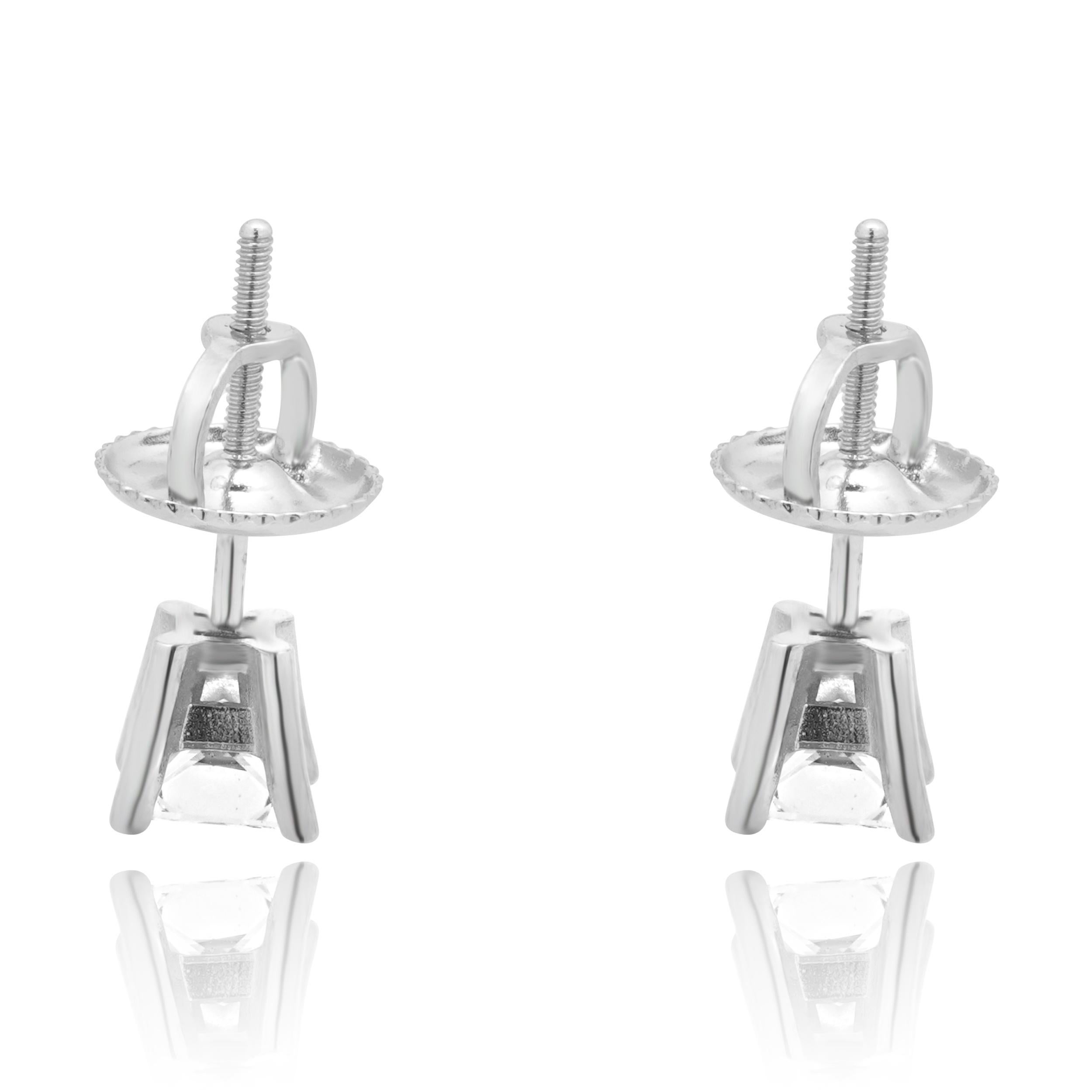 Boucles d'oreilles en or blanc 14 carats, diamant taille princesse Excellent état - En vente à Scottsdale, AZ