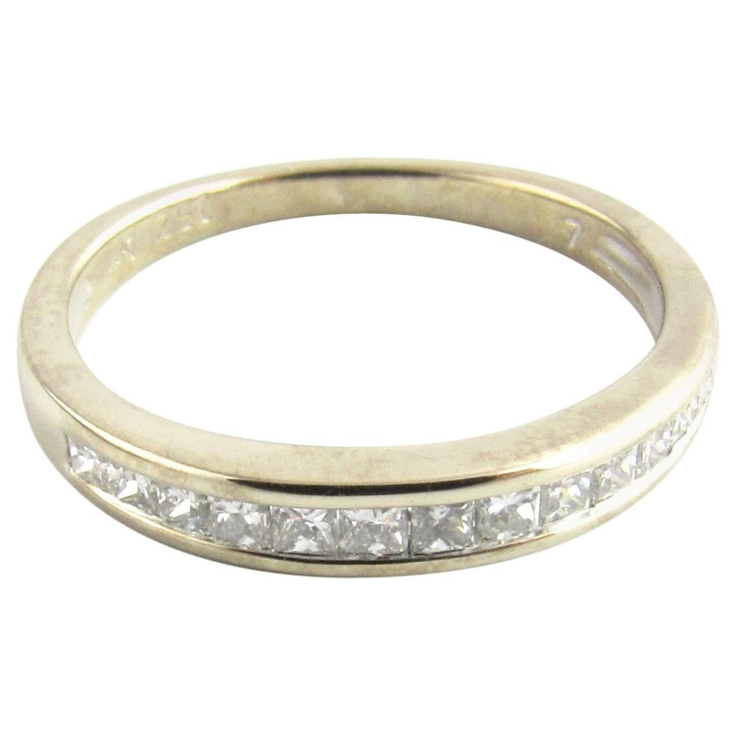 14 Karat Weißgold Ehering mit Diamant im Prinzessinnenschliff im Angebot