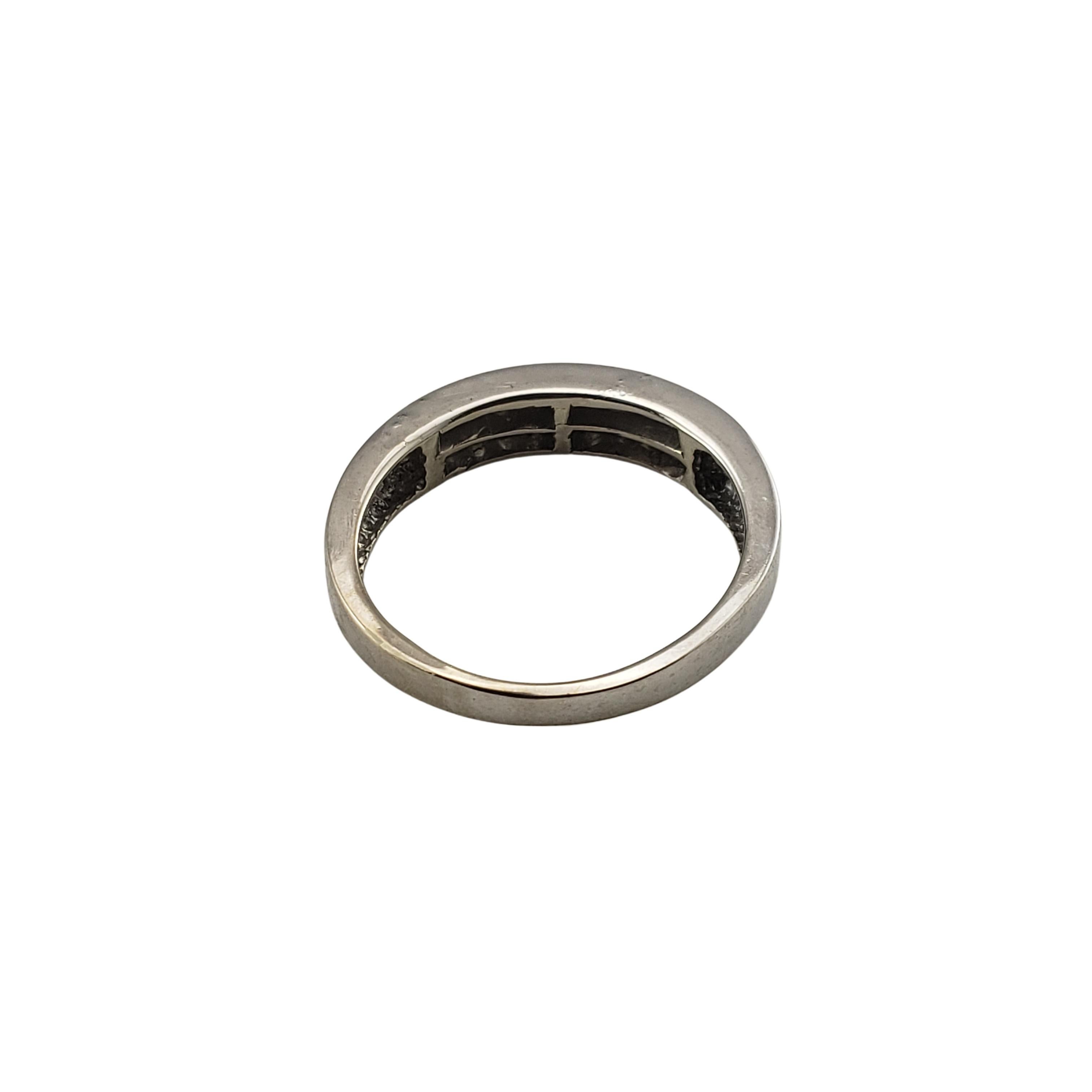 14 Karat Weißgold-Hochzeitsring mit Diamant im Prinzessinnenschliff Damen im Angebot