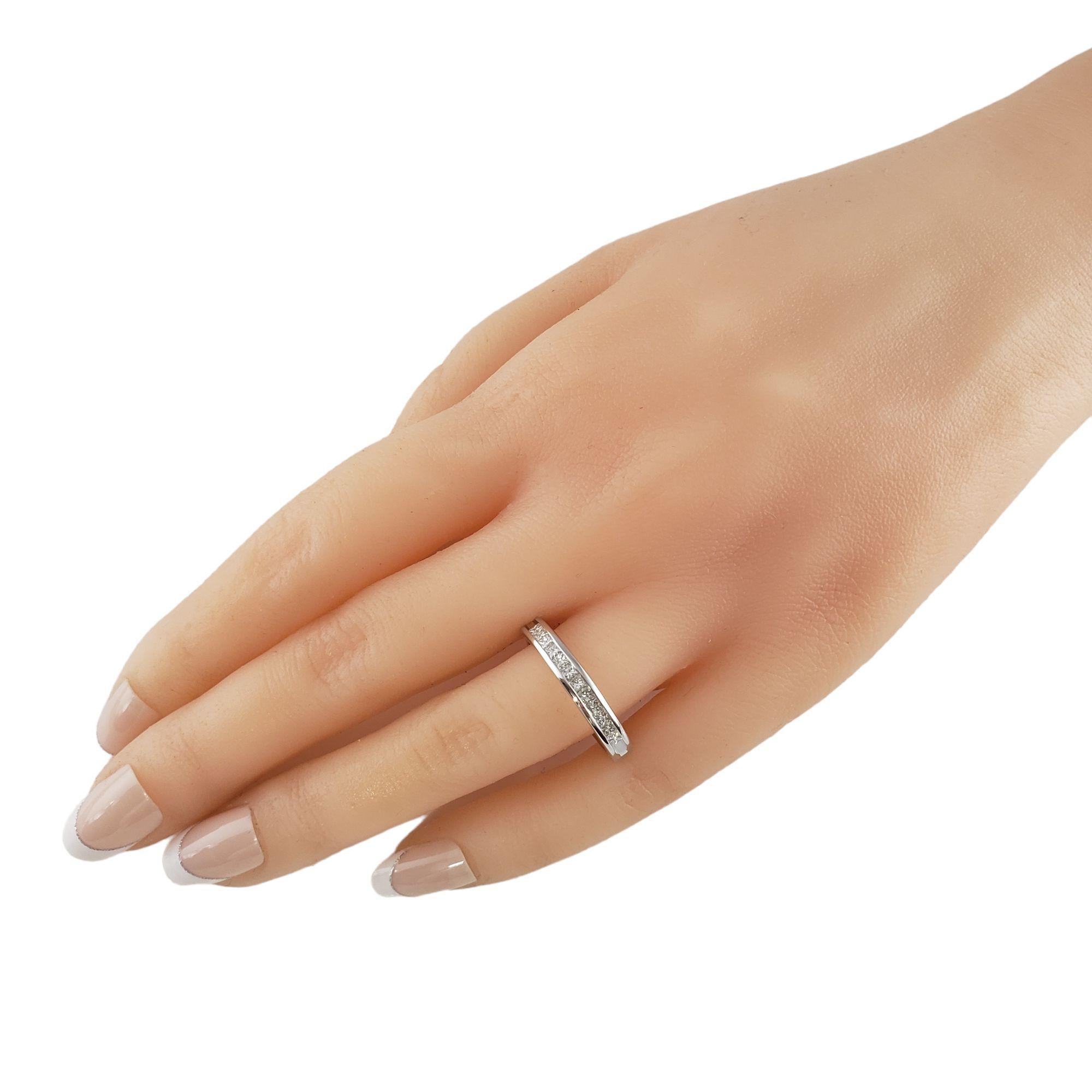  14 Karat Weißgold Prinzessinnenschliff Diamant-Hochzeitsring Größe 8,5 im Angebot 3