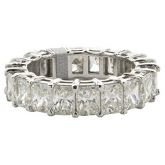 14 Karat White Gold Radiant Cut Diamond Band