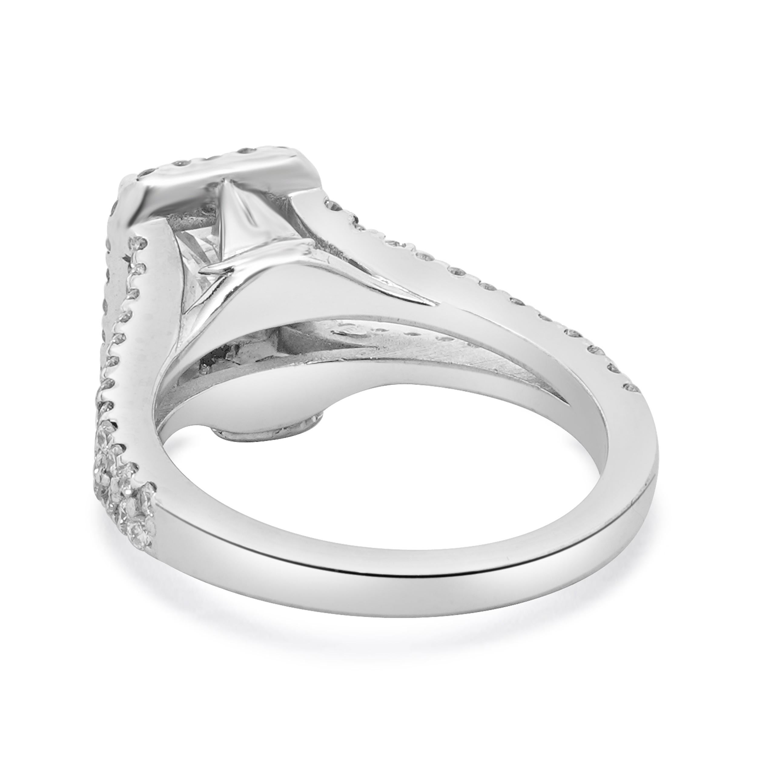 Bague de fiançailles en or blanc 14 carats avec diamant taille radiant Excellent état - En vente à Scottsdale, AZ