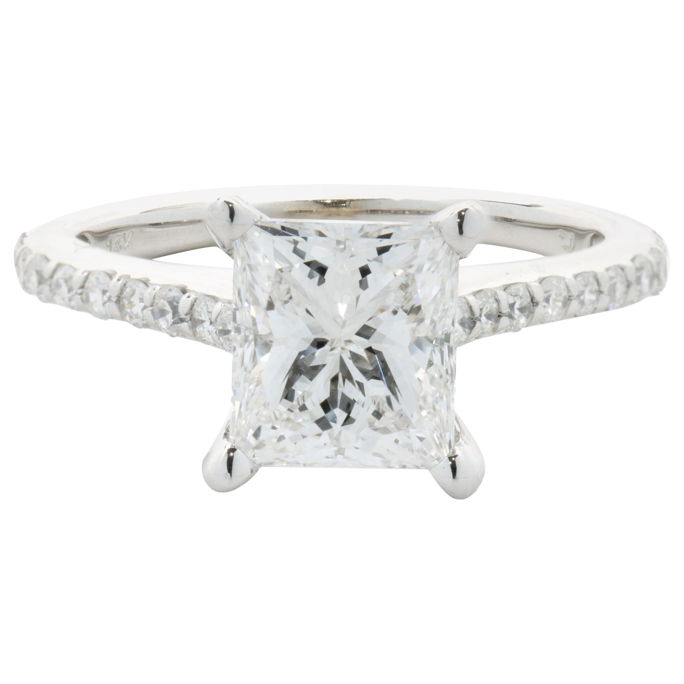 Bague de fiançailles en or blanc 14 carats avec diamant taille radiant