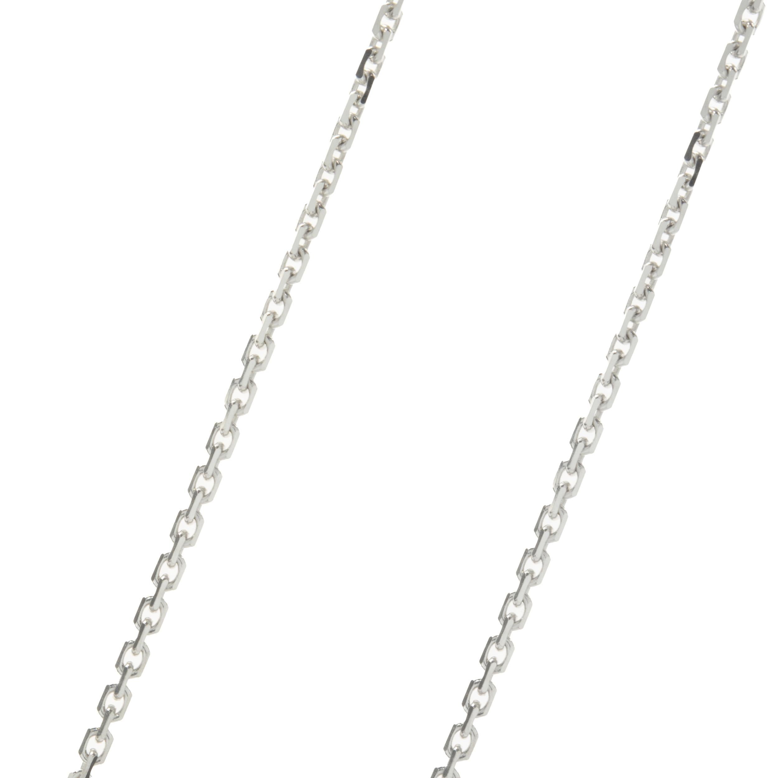 Designer: kundenspezifisch 
MATERIAL: 14K Weißgold
Diamant: 3 Rundschliffe = .08cttw
Farbe: G
Klarheit: SI1
Saphir: 18 Rundschliff = 0,71cttw
Abmessungen: Halskette misst 18-Zoll lang 
Gewicht: 4,55 Gramm