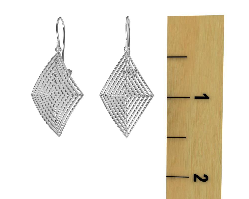 14 Karat White Gold Rhombus Row Earrings In New Condition For Sale In New York, NY
