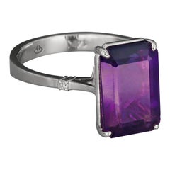 14 Karat White Gold Ring with Amethyst and Diamonds