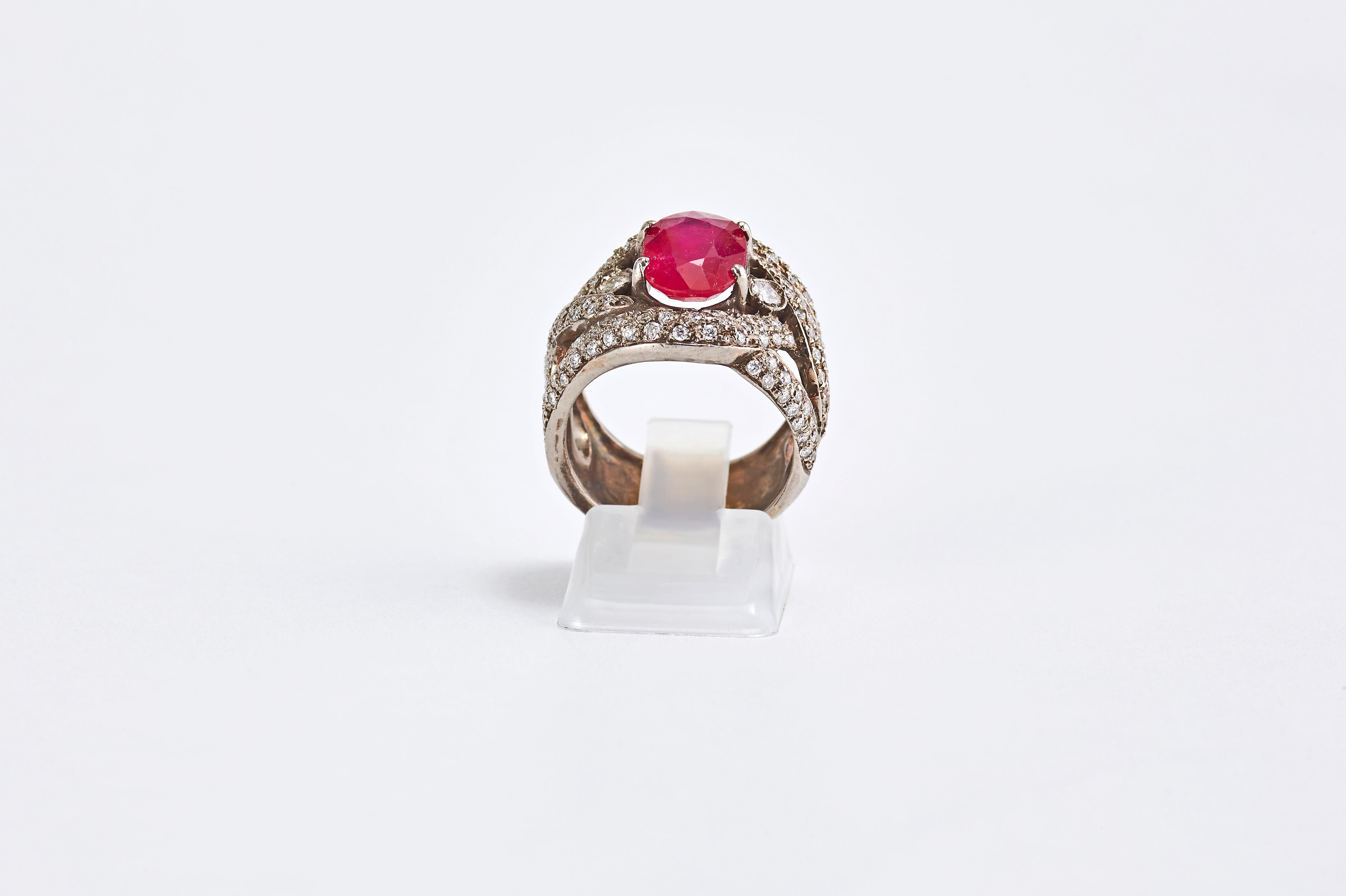 Oval Cut 14 Karat White Gold Ring with Center Stone Ruby and Diamonds For Sale