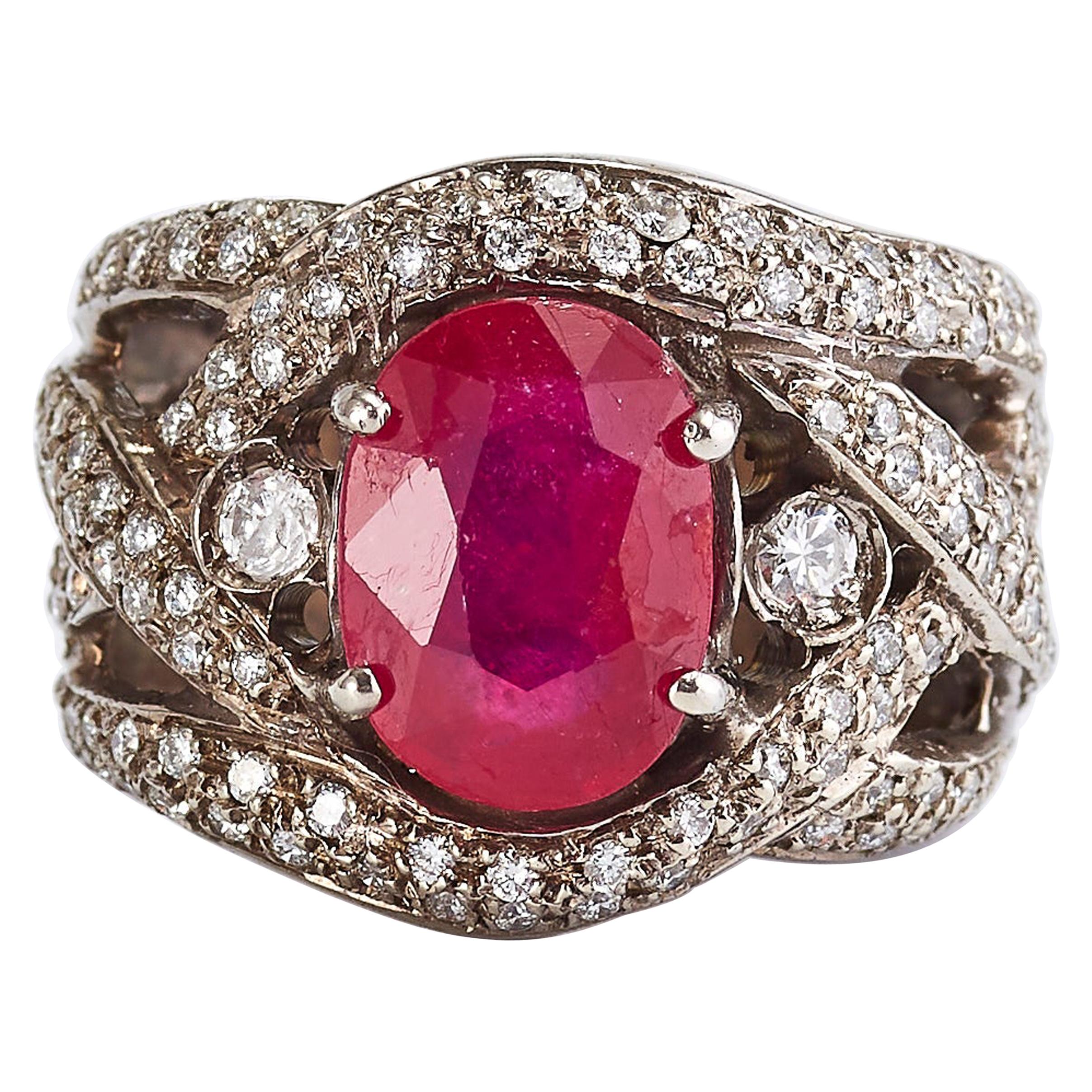 14 Karat White Gold Ring with Center Stone Ruby and Diamonds For Sale
