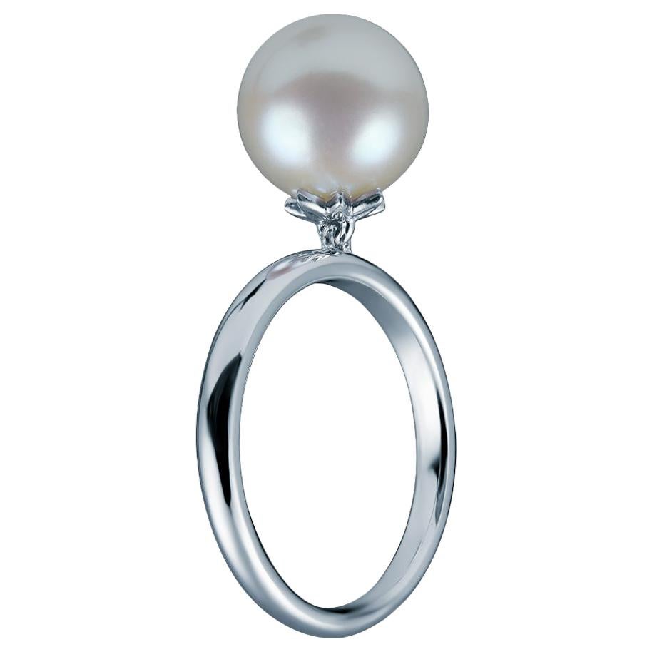 14 Karat White Gold Ring with Free Moving White South Sea Pearl For Sale