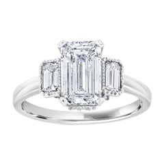 Bague Rosie en or blanc 14 carats à trois pierres avec diamants et émeraudes au centre, 1,63 carat