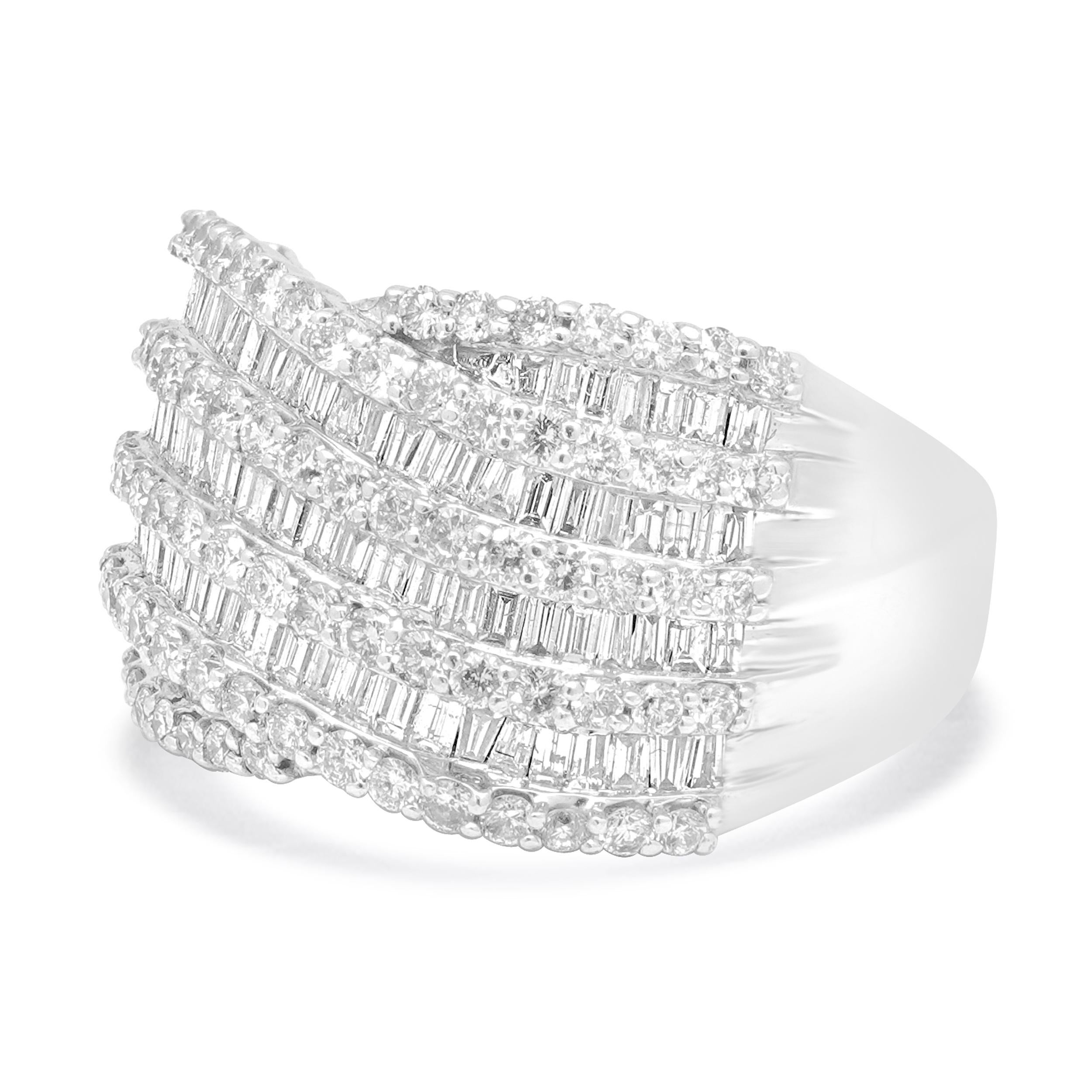 Designer: personalizzato
Materiale: oro bianco 14 carati
Diamante: 164 tagli tondi e baguette = 2,95cttw
Colore: H
Chiarezza: SI2-I1
Taglia: 8.75 Taglie disponibili 
Peso: 10.23 grammi
